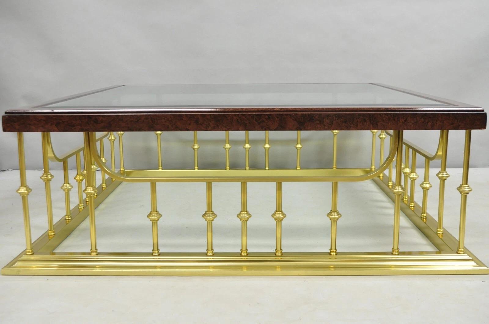 20ième siècle Table basse carrée 42