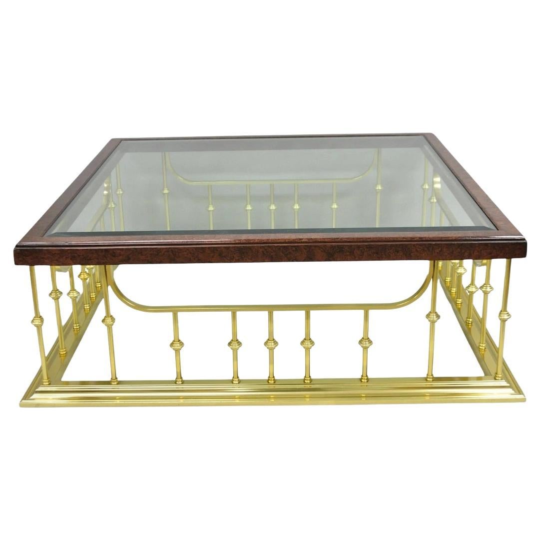 Table basse carrée 42" vintage Erwin-Lambeth en ronce de noyer et laiton pour cheminée en vente