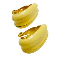 Orecchini a clip d'epoca firmati ERWIN PEARL PEP con smalto in tono dorato