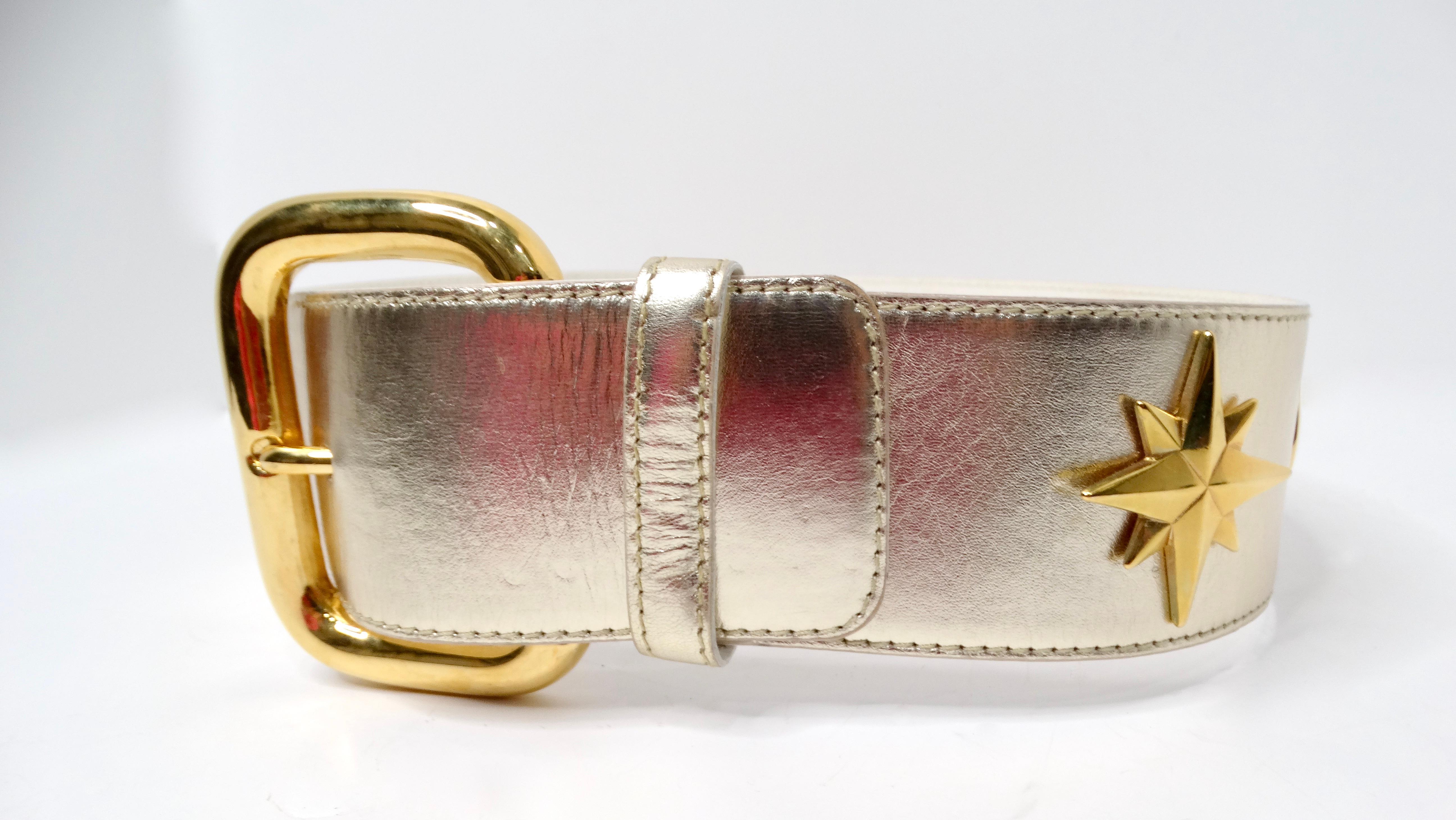 Or Ceinture vintage Escada Champagne métallique or avec breloque étoile en cuir en vente