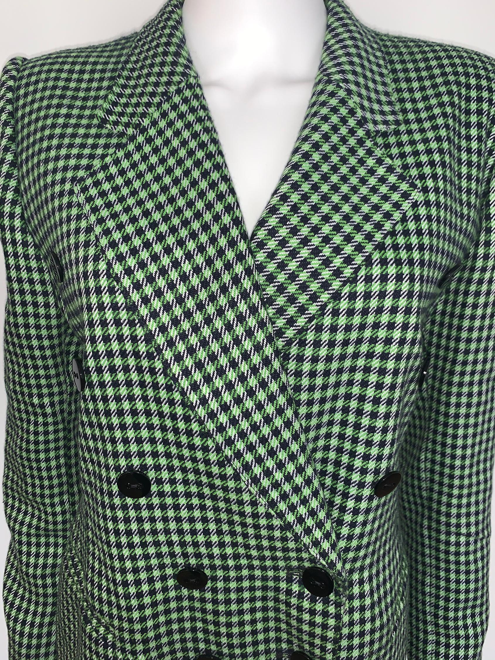 Vintage Escada Jacket circa 1990
- Checked print Green and dark navy 
- Double breasted jacket 
- Large collar 
- Straight fitting 
- Two pocket 
- Size 40/M 
- Perfect condition 
