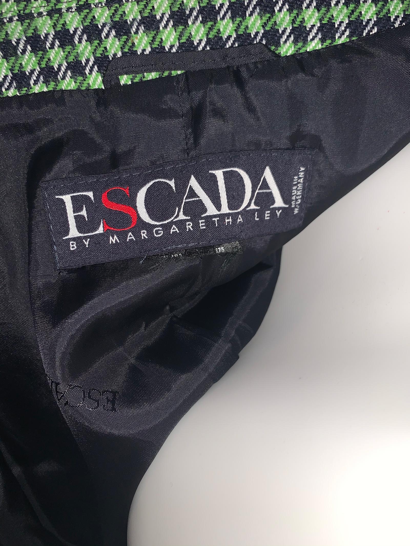 Vintage Escada Couture Wool checked Jacket  In Excellent Condition For Sale In Paris, FR
