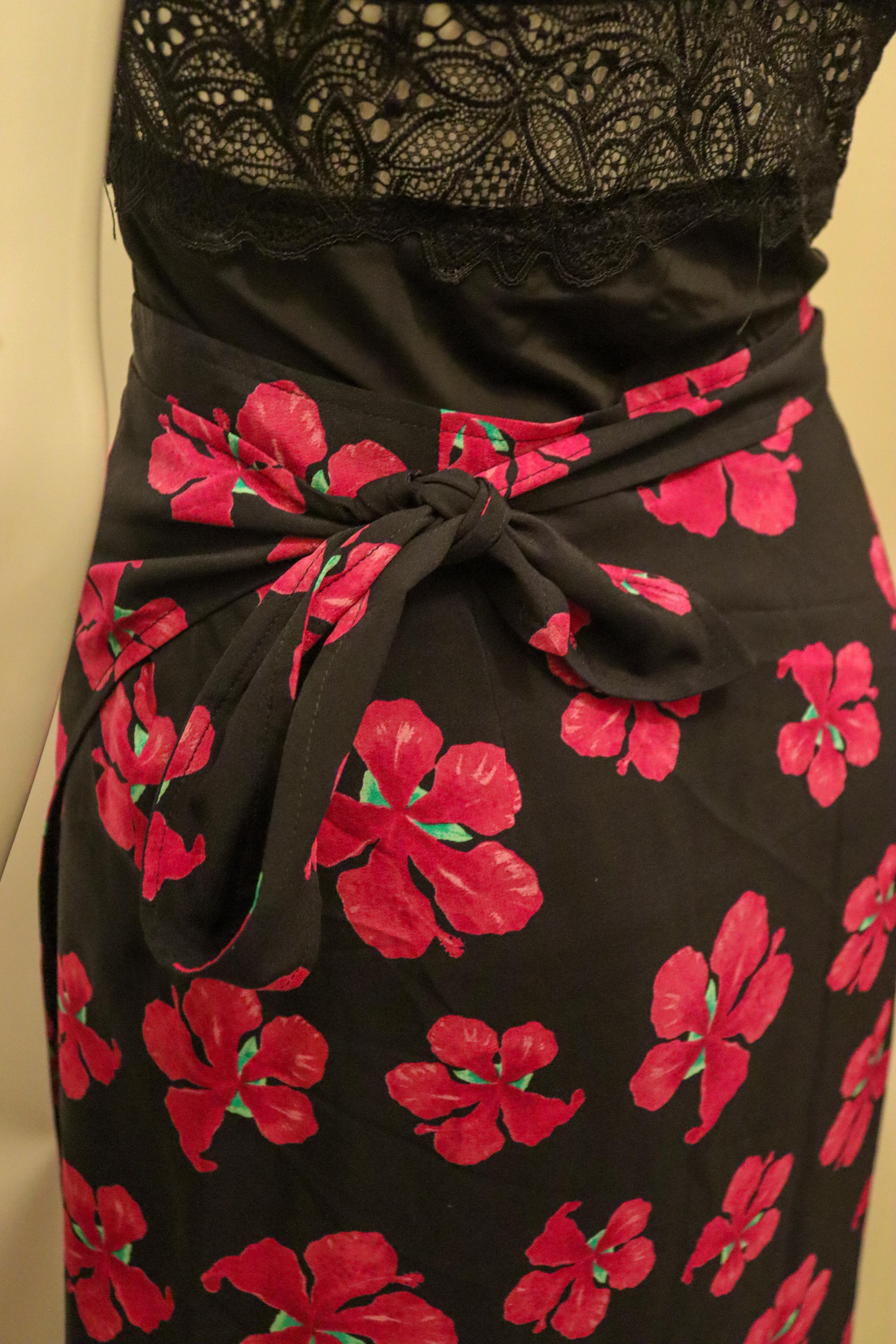 Vintage Escada Margaretha Ley Silk Wrap Around skirt In Good Condition For Sale In London, GB