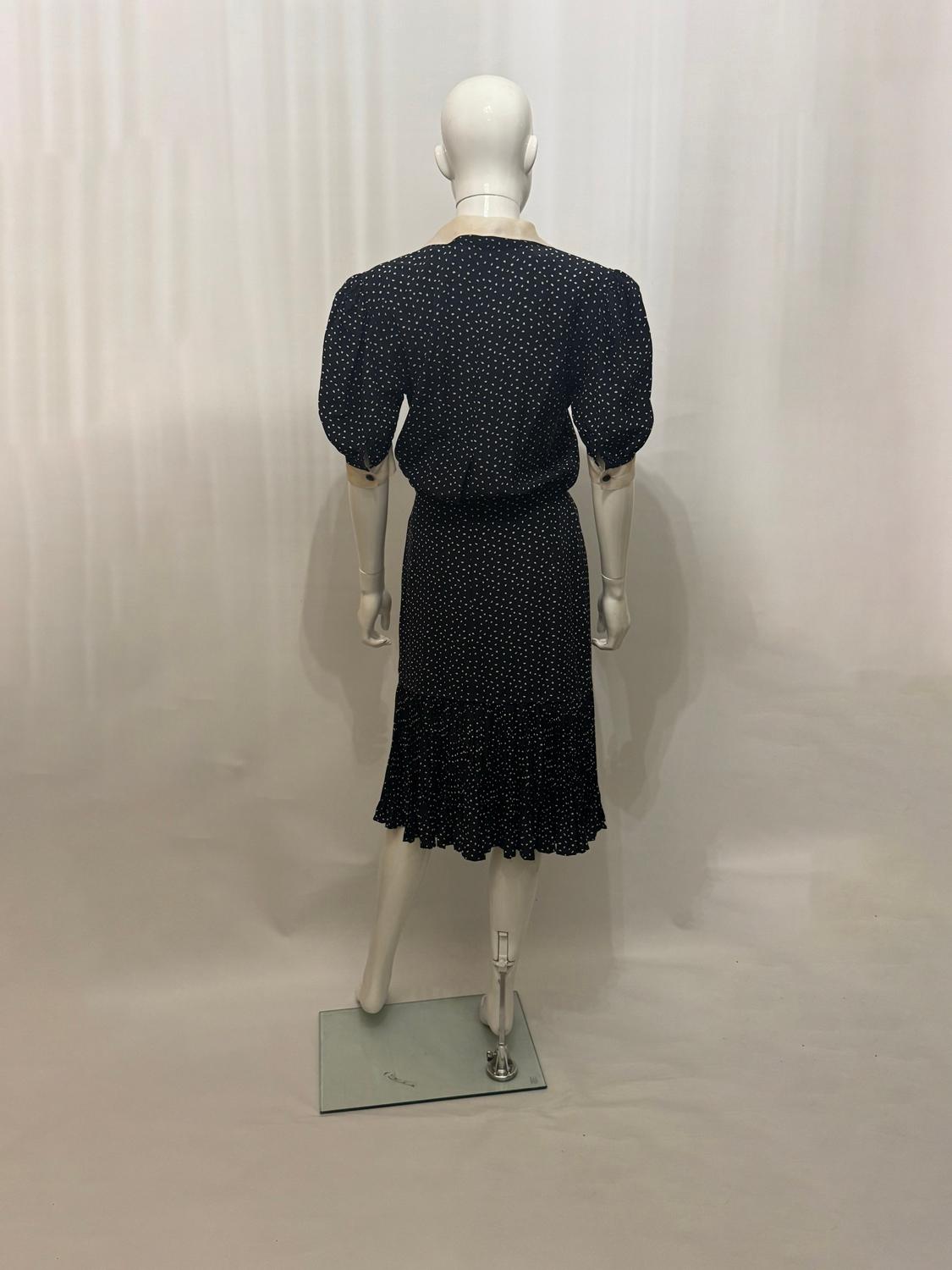 Noir Vintage Escada - Robe en soie à pois en vente