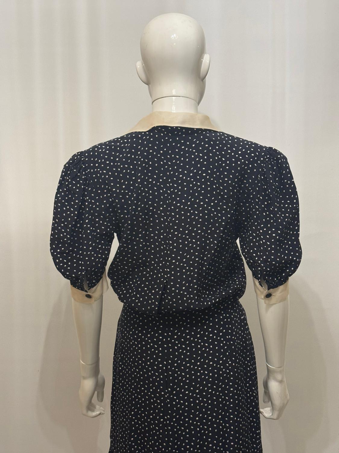 Vintage Escada - Robe en soie à pois Bon état - En vente à London, GB