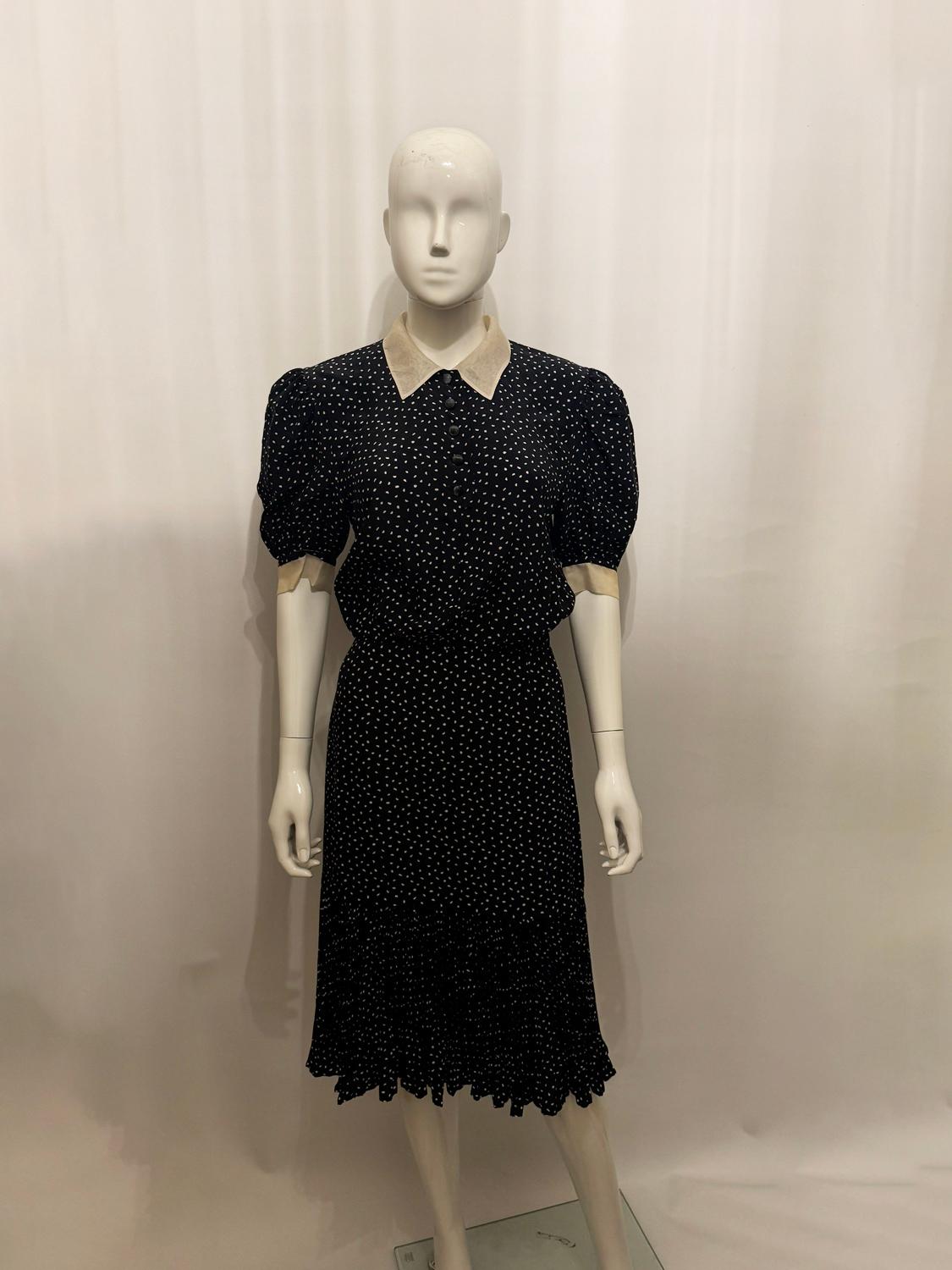Vintage Escada - Robe en soie à pois en vente 2
