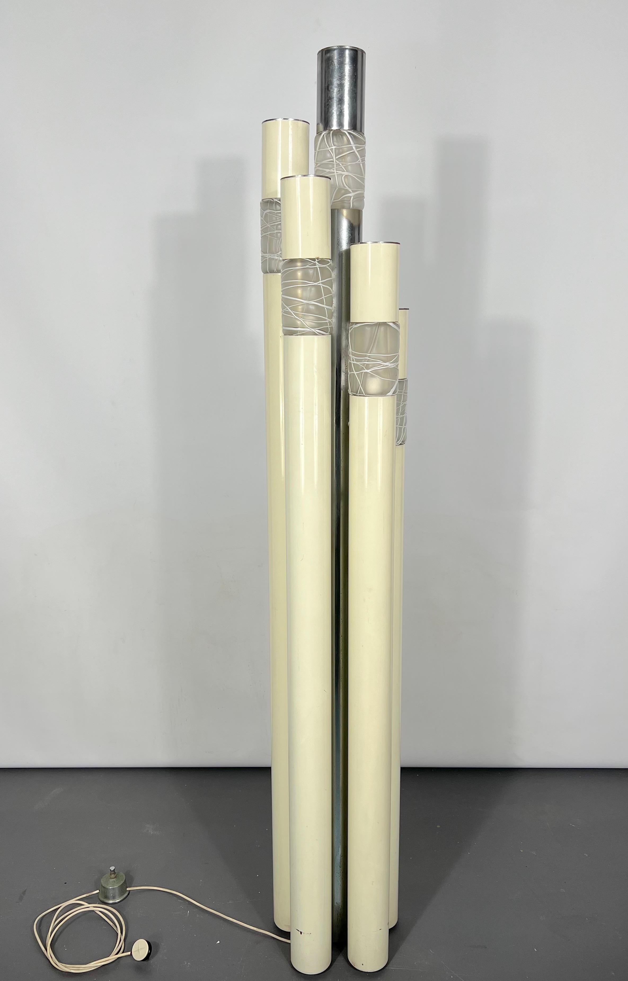 Stehlampe Esperia, entworfen von Angelo Brotto, 1970er Jahre (Moderne der Mitte des Jahrhunderts) im Angebot