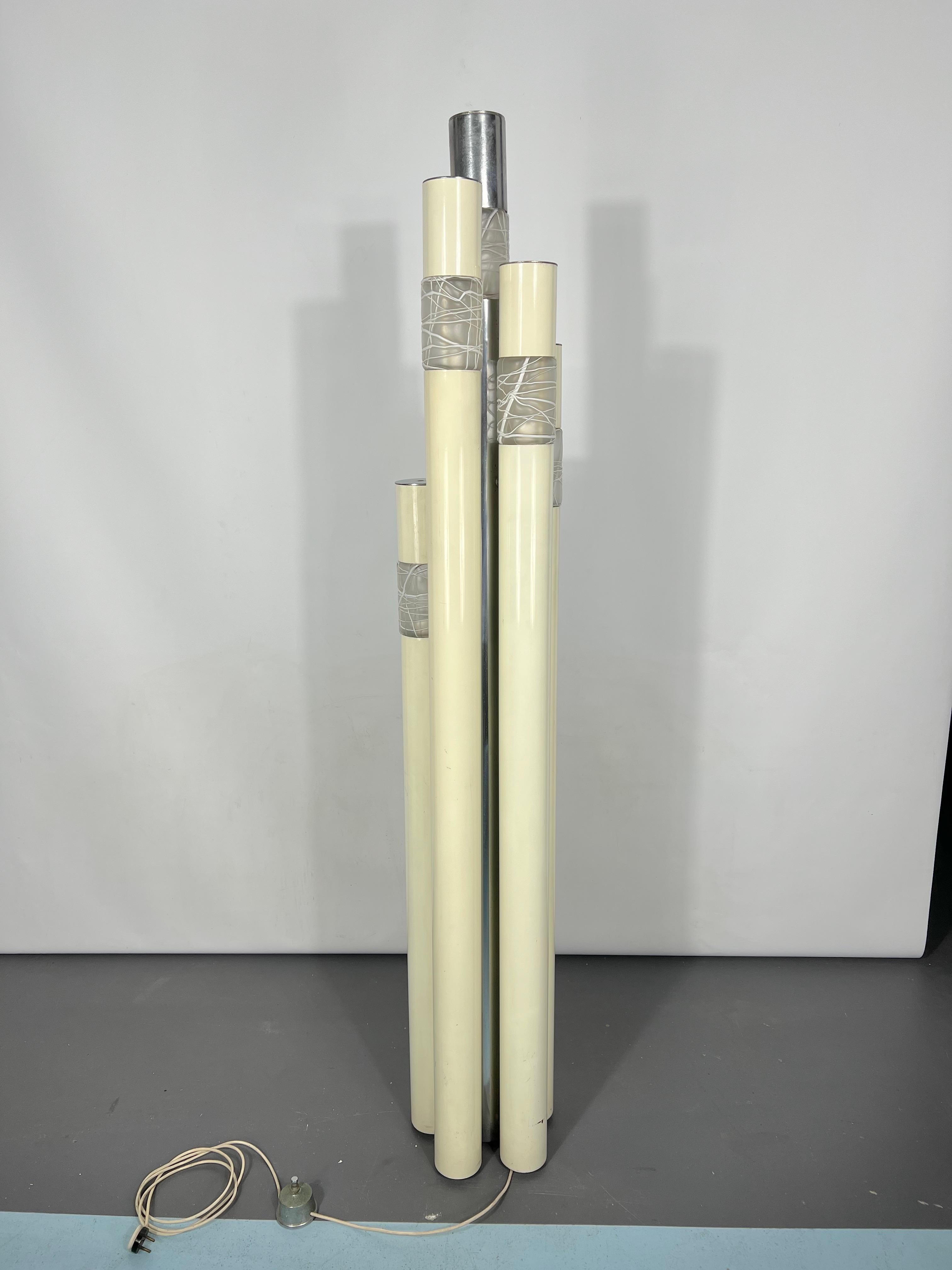 Stehlampe Esperia, entworfen von Angelo Brotto, 1970er Jahre (Italienisch) im Angebot