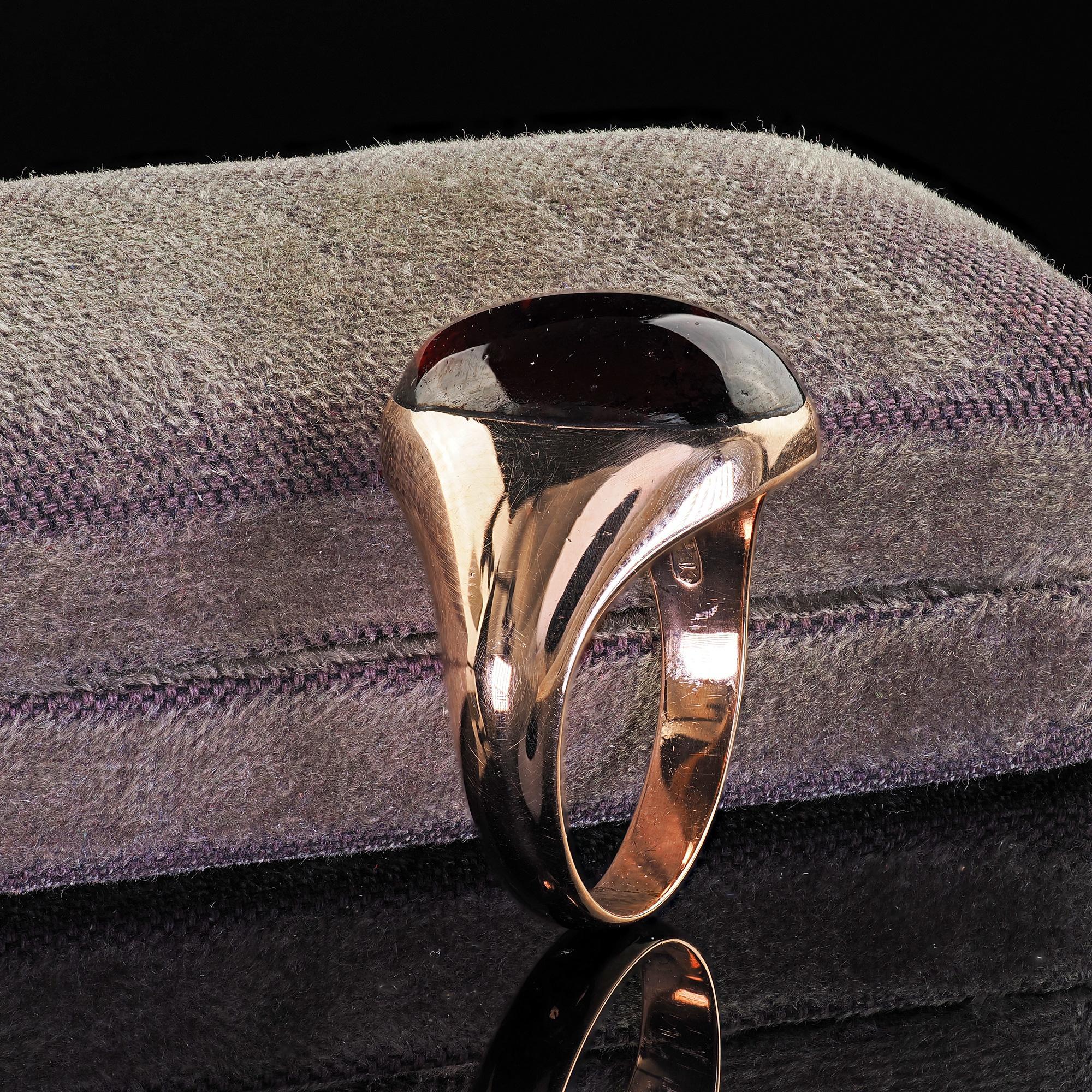 Rétro Anello da cocktail con granato cabochon in oro rosa 10 carati, Vintage By in vendita