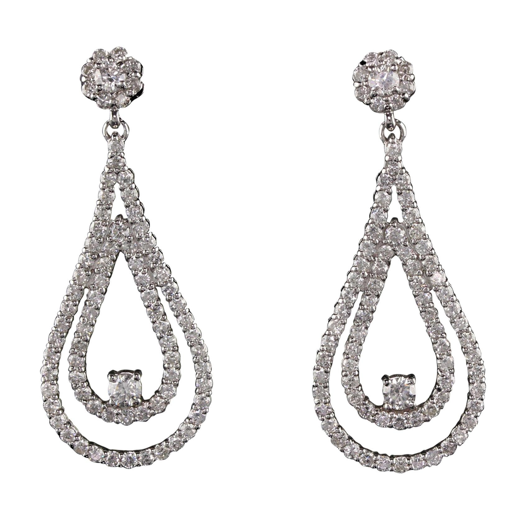Boucles d'oreilles vintage de succession en or blanc 14 carats avec diamants en vente