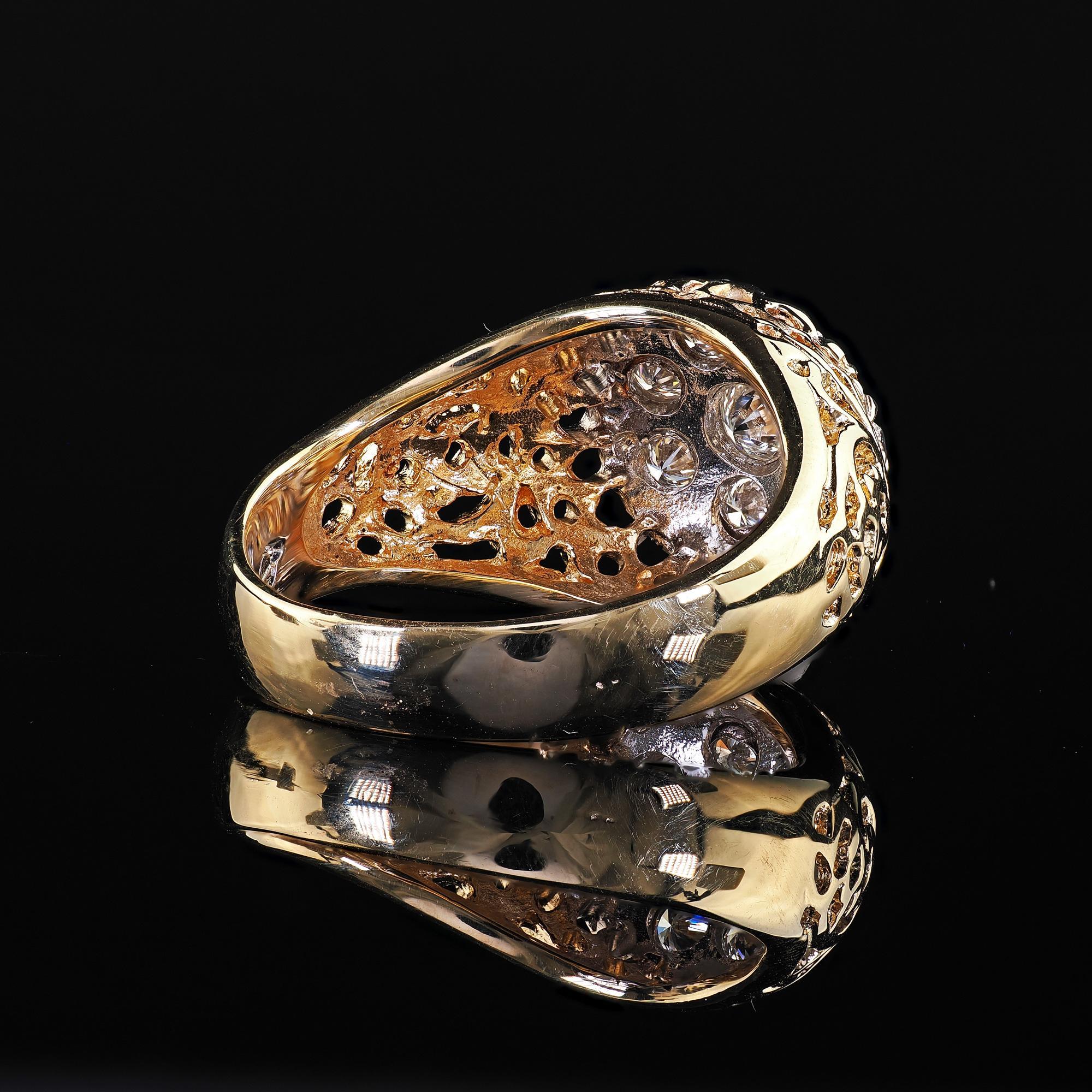 Vintage Estate 14K Two Tone Gold Round Cut Diamond Cluster Cocktail Ring For Sale 2
