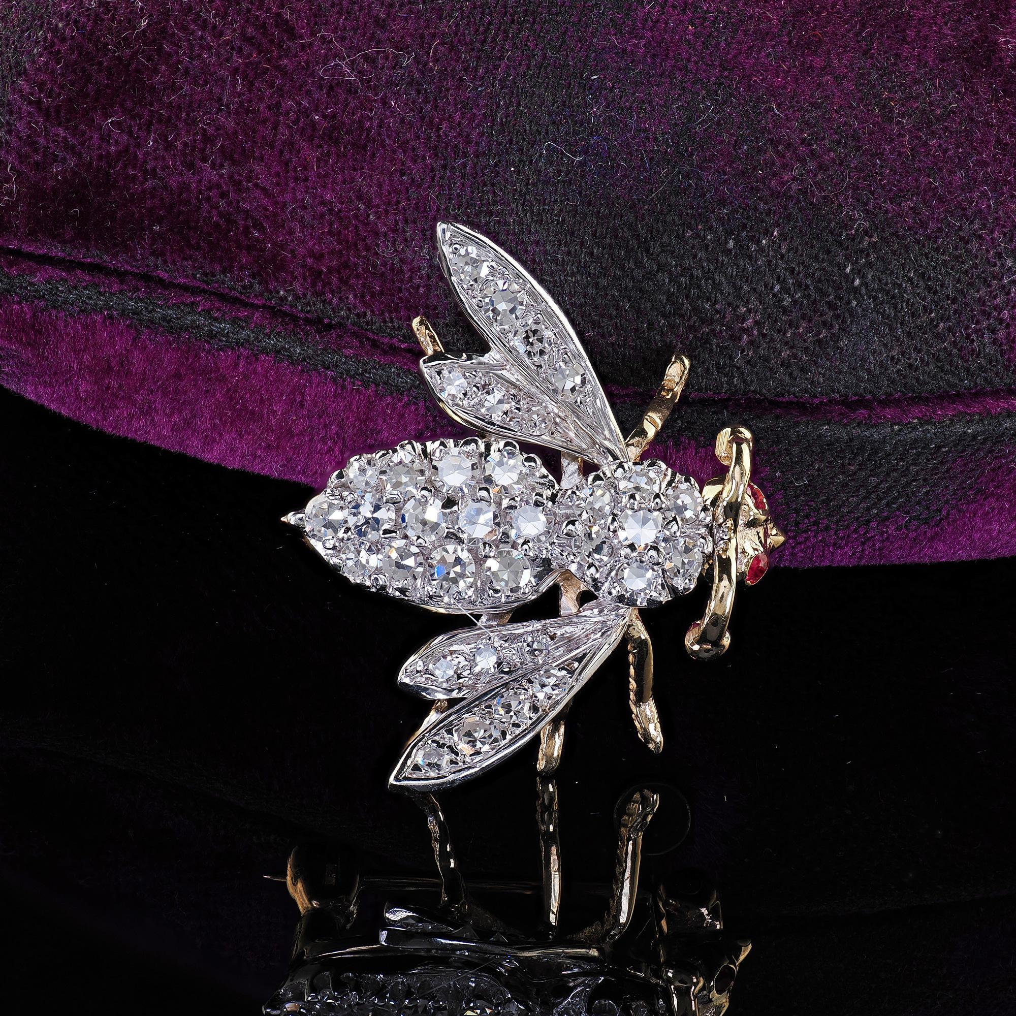 Broche de abeja de oro de 14 quilates en dos tonos con un diamante en talla única Corte único en venta