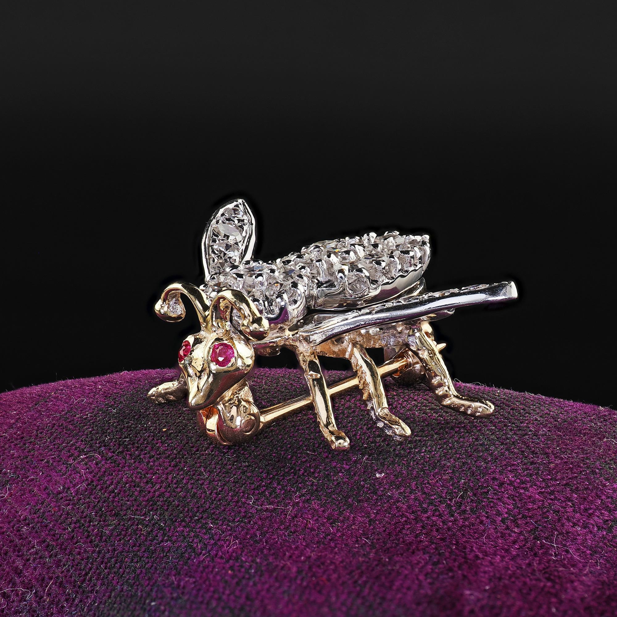 De las mujeres Broche de abeja de oro de 14 quilates en dos tonos con un diamante en talla única en venta