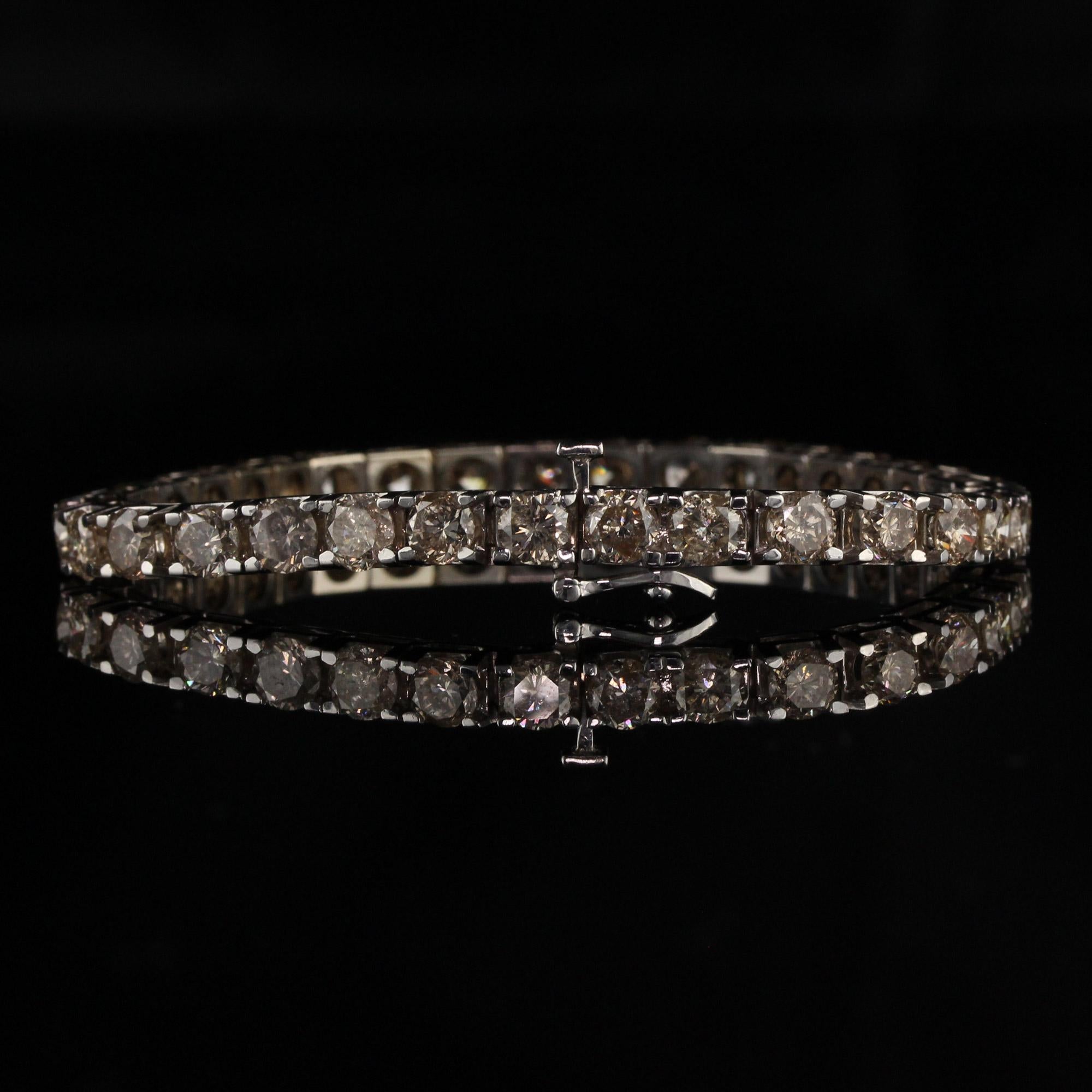 Bracelet vintage champagne en or blanc 14 carats avec diamants (succession) Excellent état - En vente à Great Neck, NY