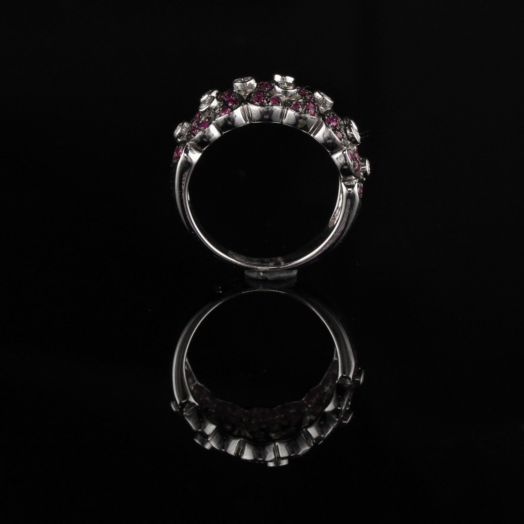 Vintage Estate 14 Karat White Gold Diamond and Pink Sapphire Ring In Excellent Condition For Sale In Great Neck, NY