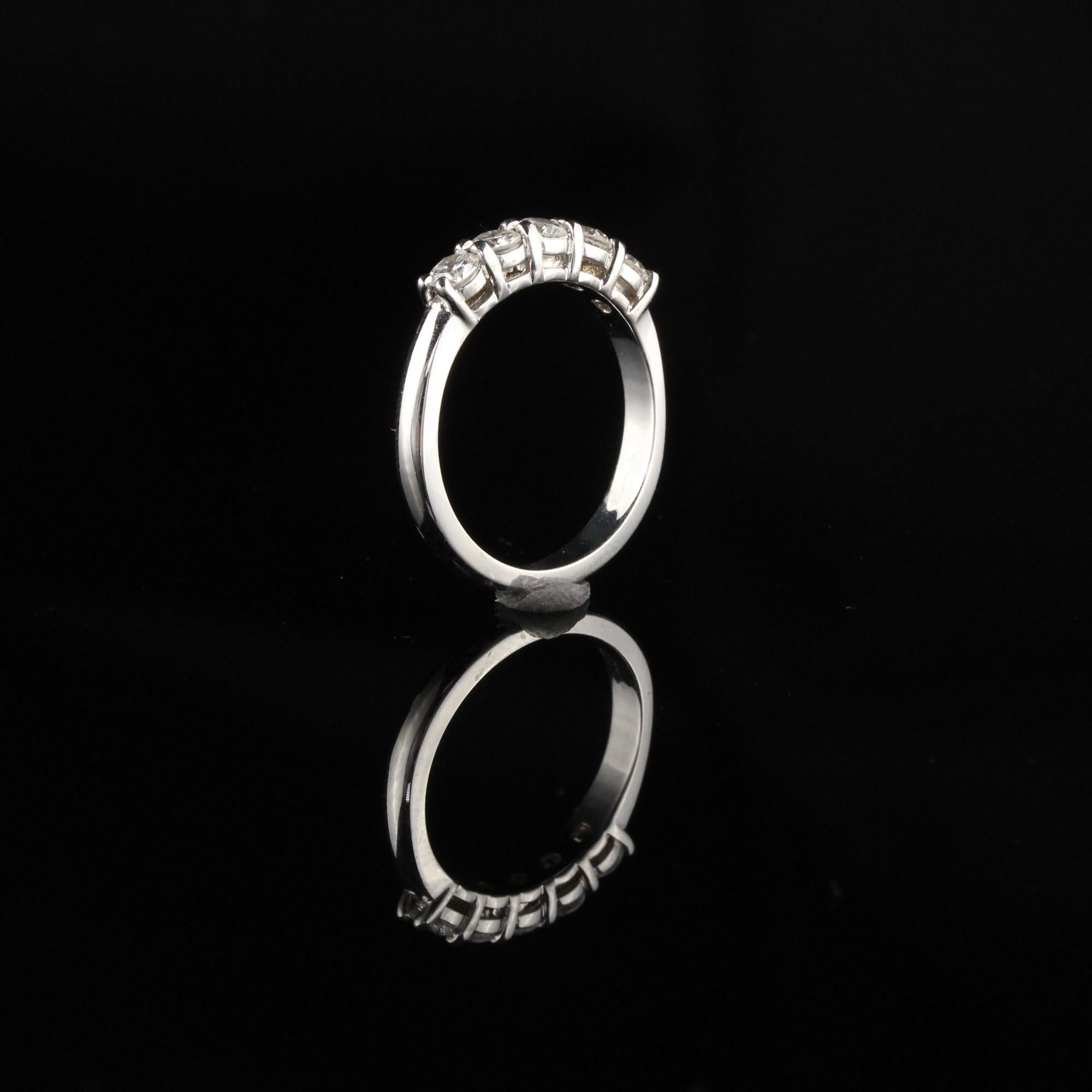 Vintage Estate 14 Karat White Gold Diamond Band In Excellent Condition For Sale In Great Neck, NY