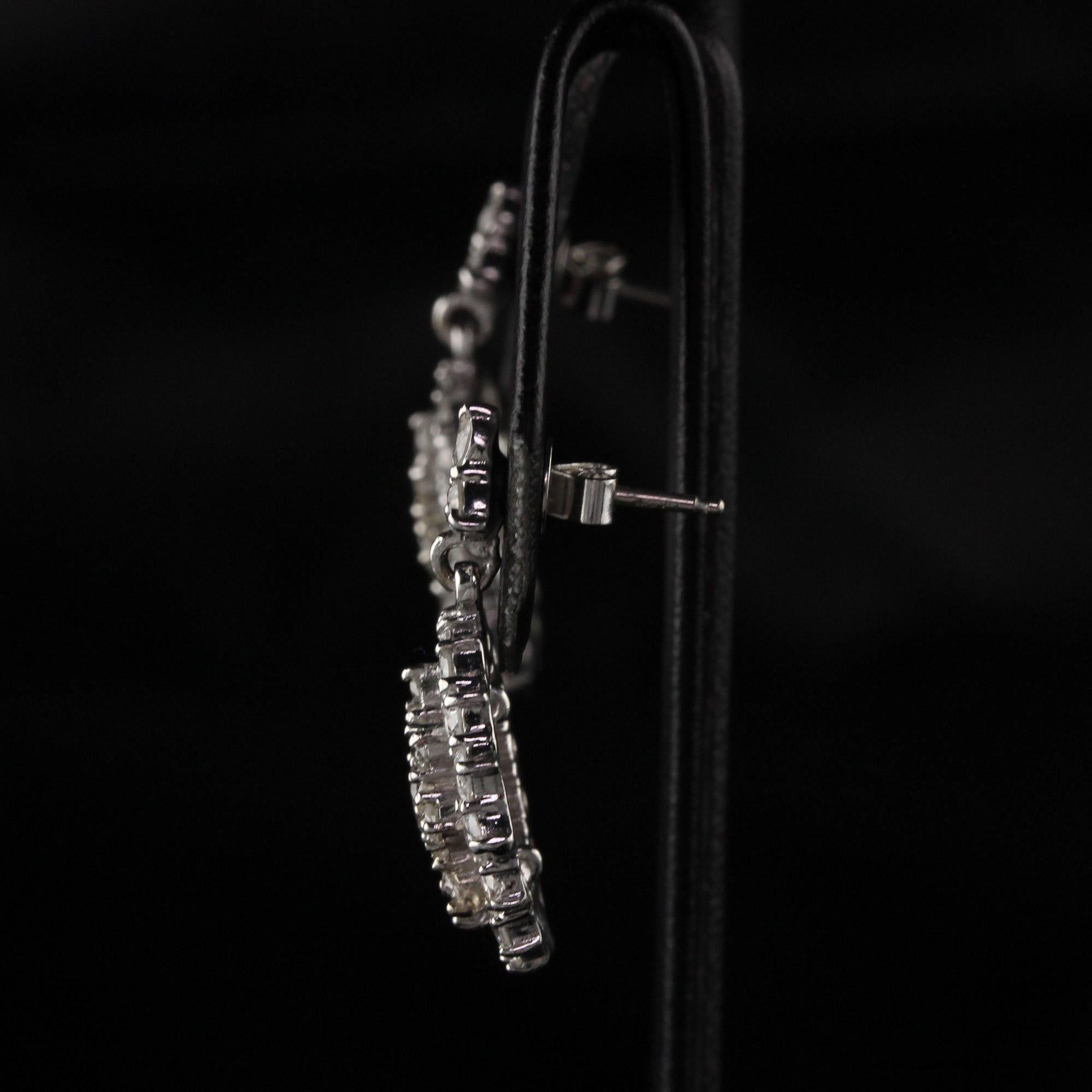 Boucles d'oreilles vintage en or blanc 14 carats avec grappe de diamants Pour femmes en vente