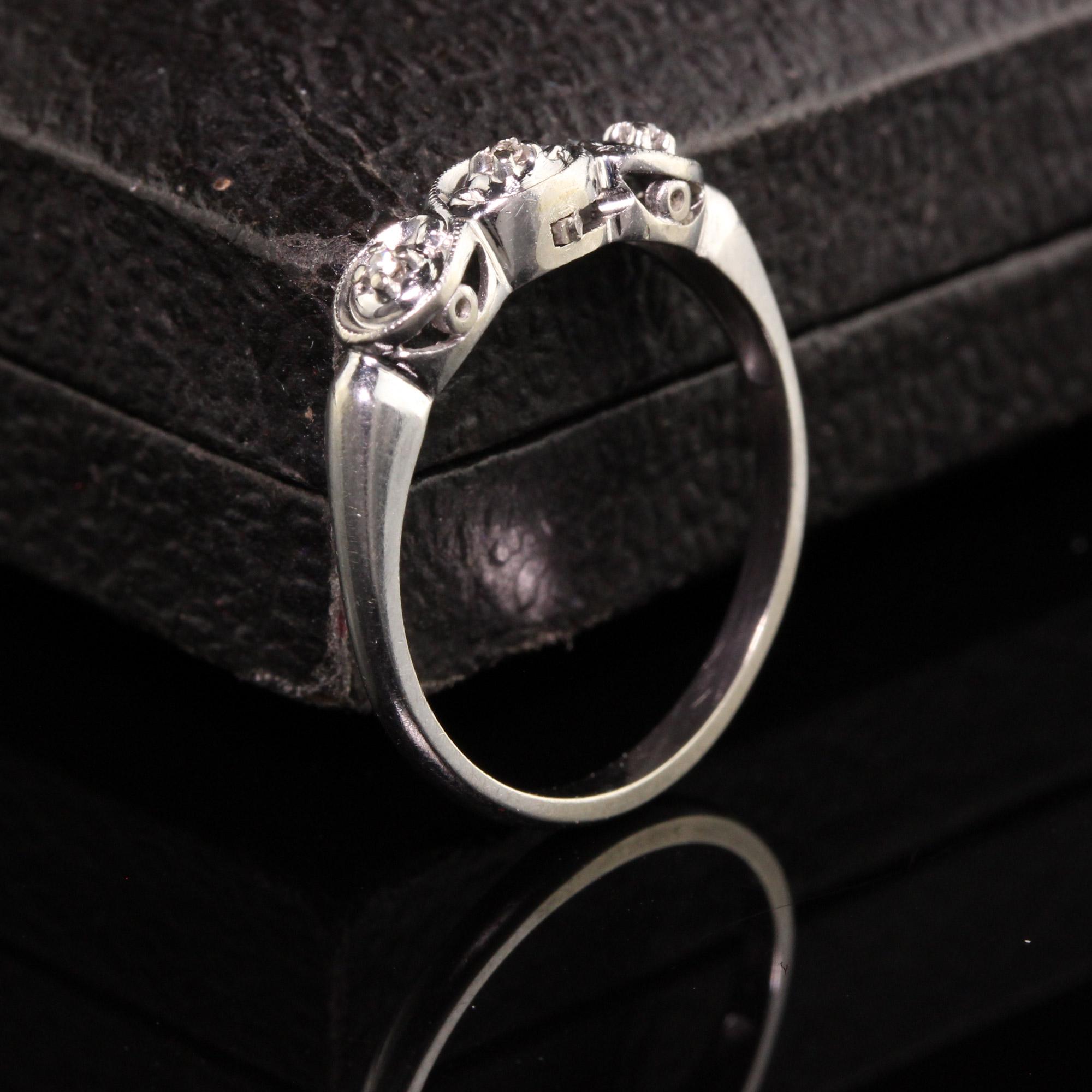 Nachlass 14K Weißgold Single Cut Diamant Ehering (Einfacher Schliff) im Angebot
