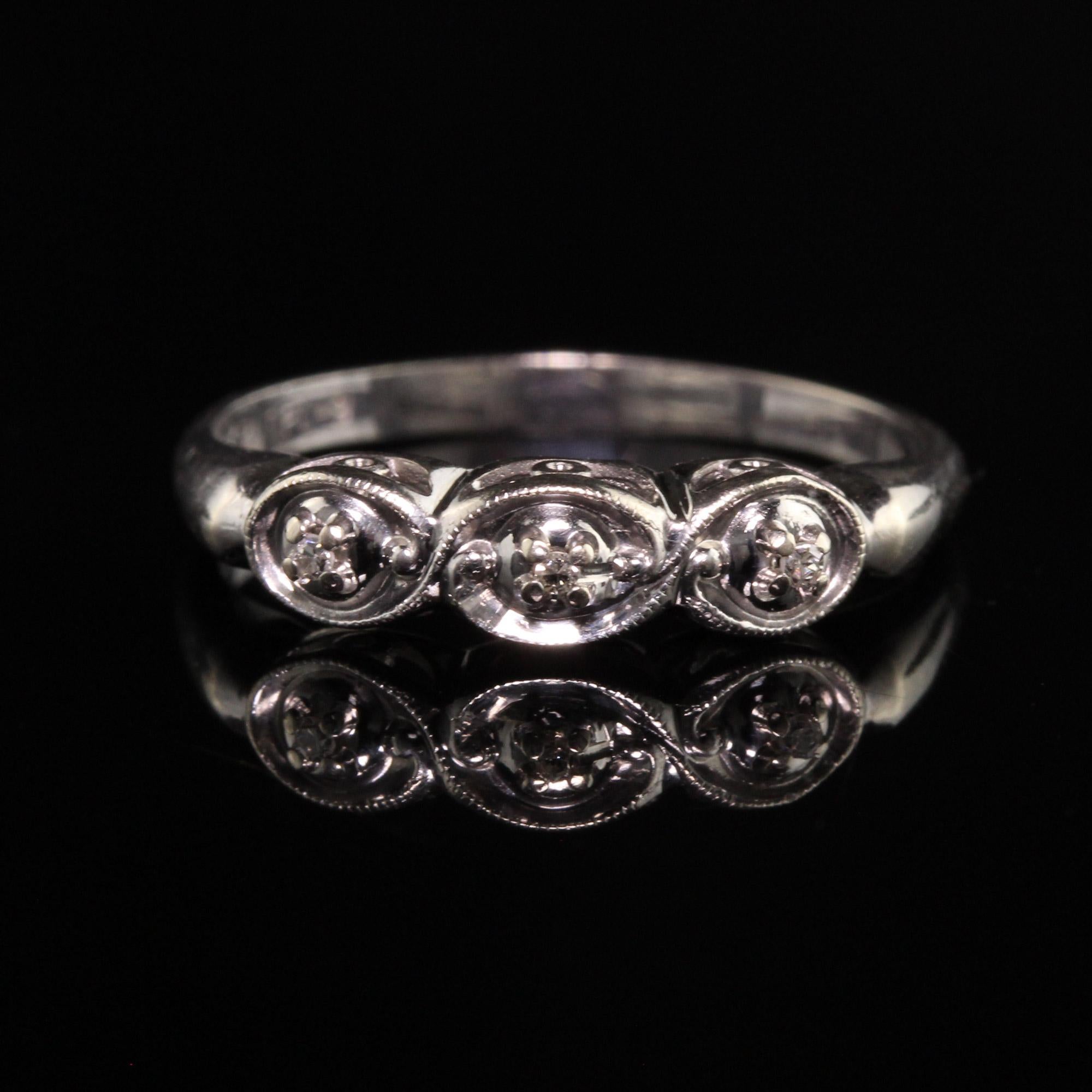 Nachlass 14K Weißgold Single Cut Diamant Ehering im Zustand „Gut“ im Angebot in Great Neck, NY