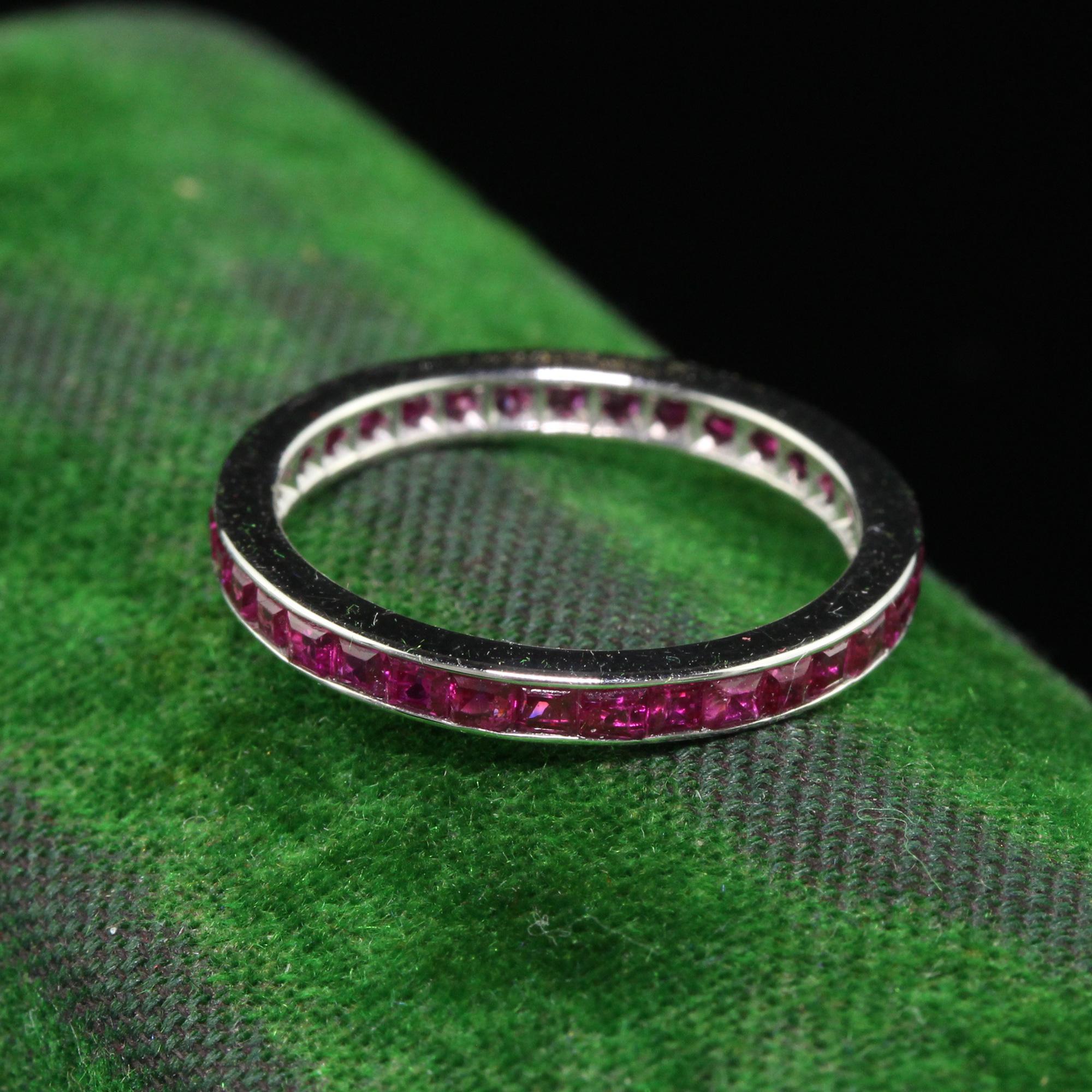 Vintage Estate 14K White Gold Square Cut Ruby Eternity Band - Size 6 In Good Condition For Sale In Great Neck, NY