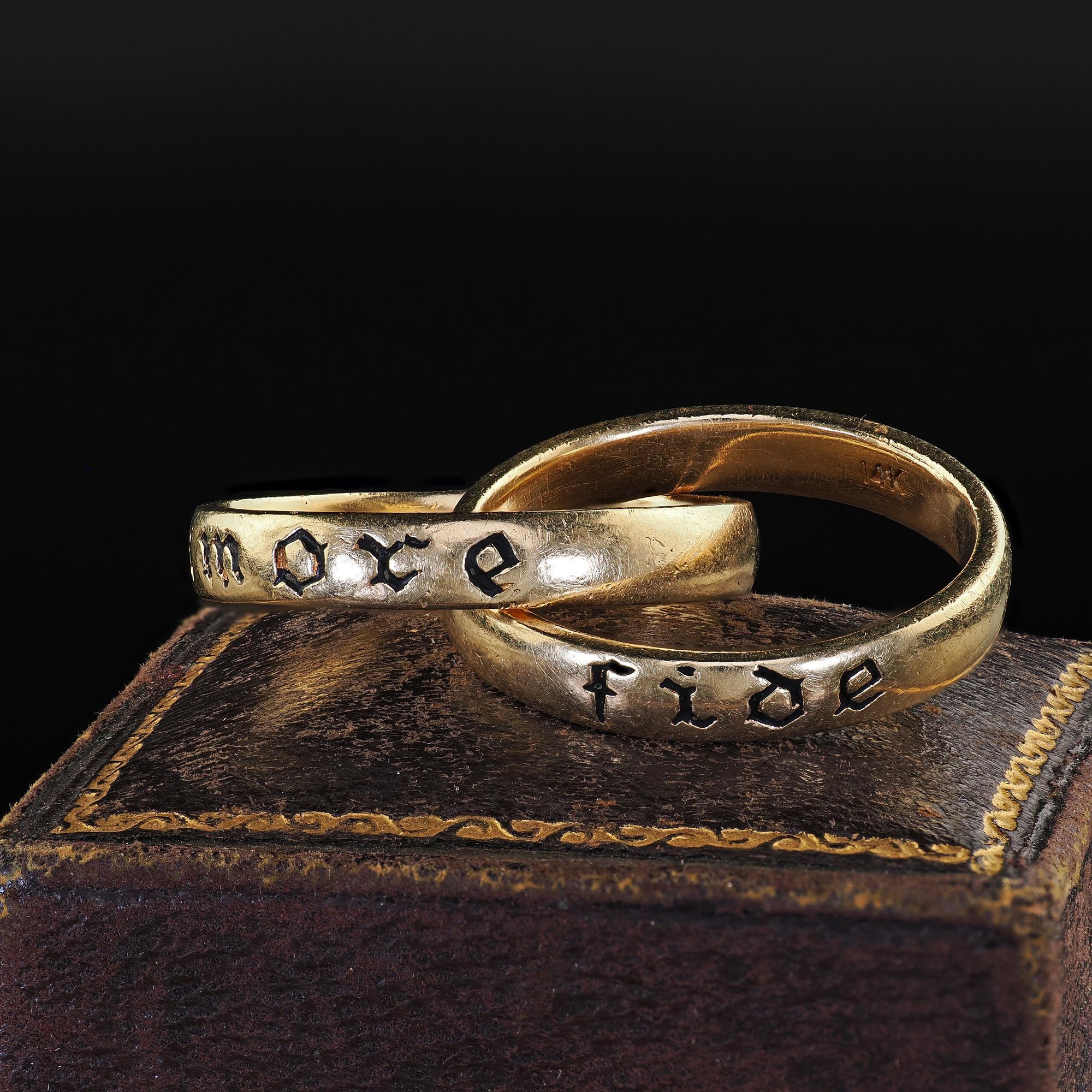 Vintage Estate 14K Yellow Gold Amore Fide Intertwined Band Rolling Ring In Good Condition In Great Neck, NY