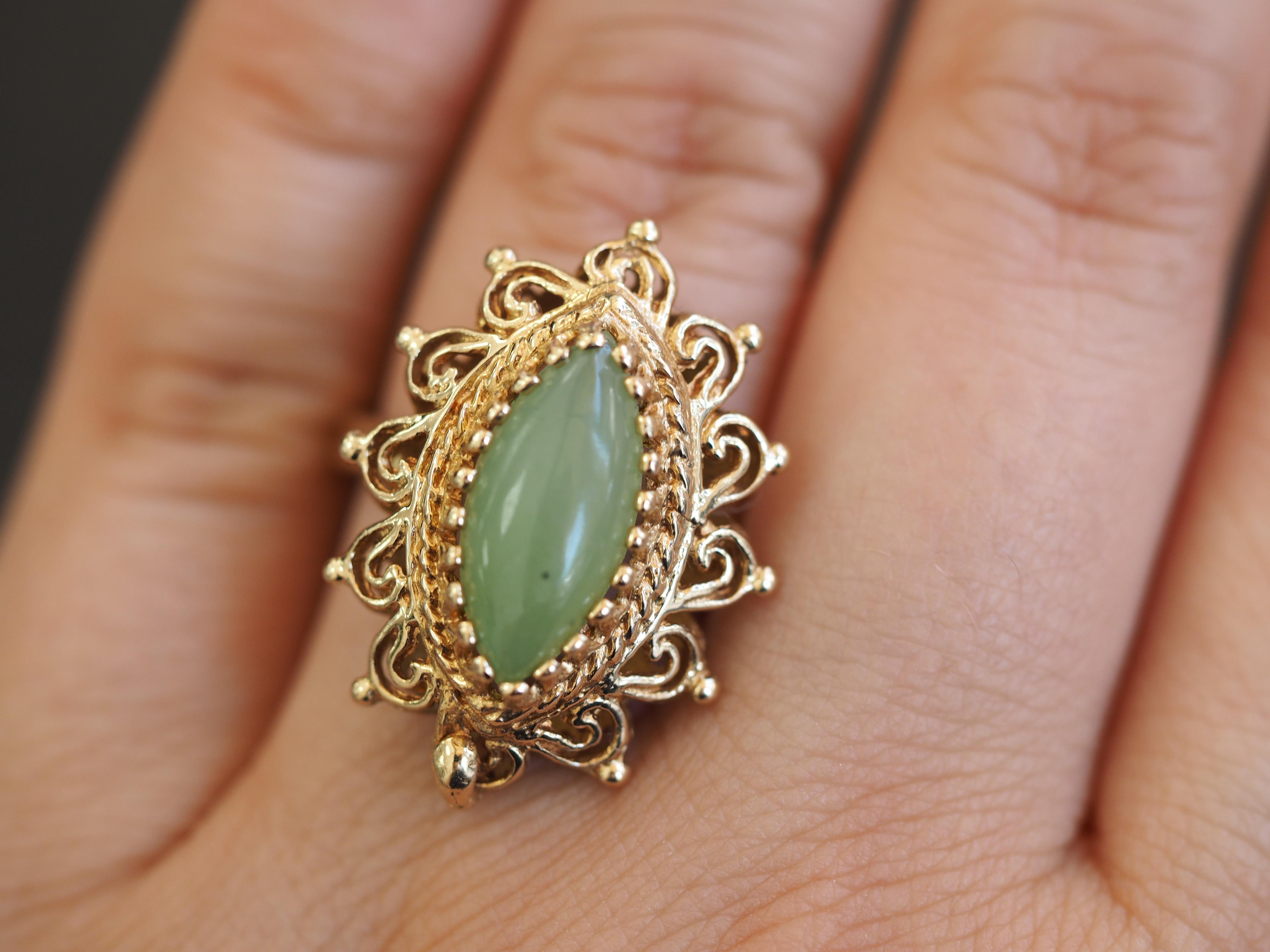 Round Cut Vintage Estate 14k Yellow Gold Cabochon Jadeite Jade Ring For Sale