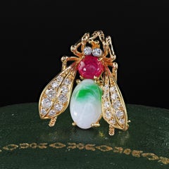 Vintage Estate 14K Yellow Gold Diamond Ruby and Jade Wasp Pin Brooch