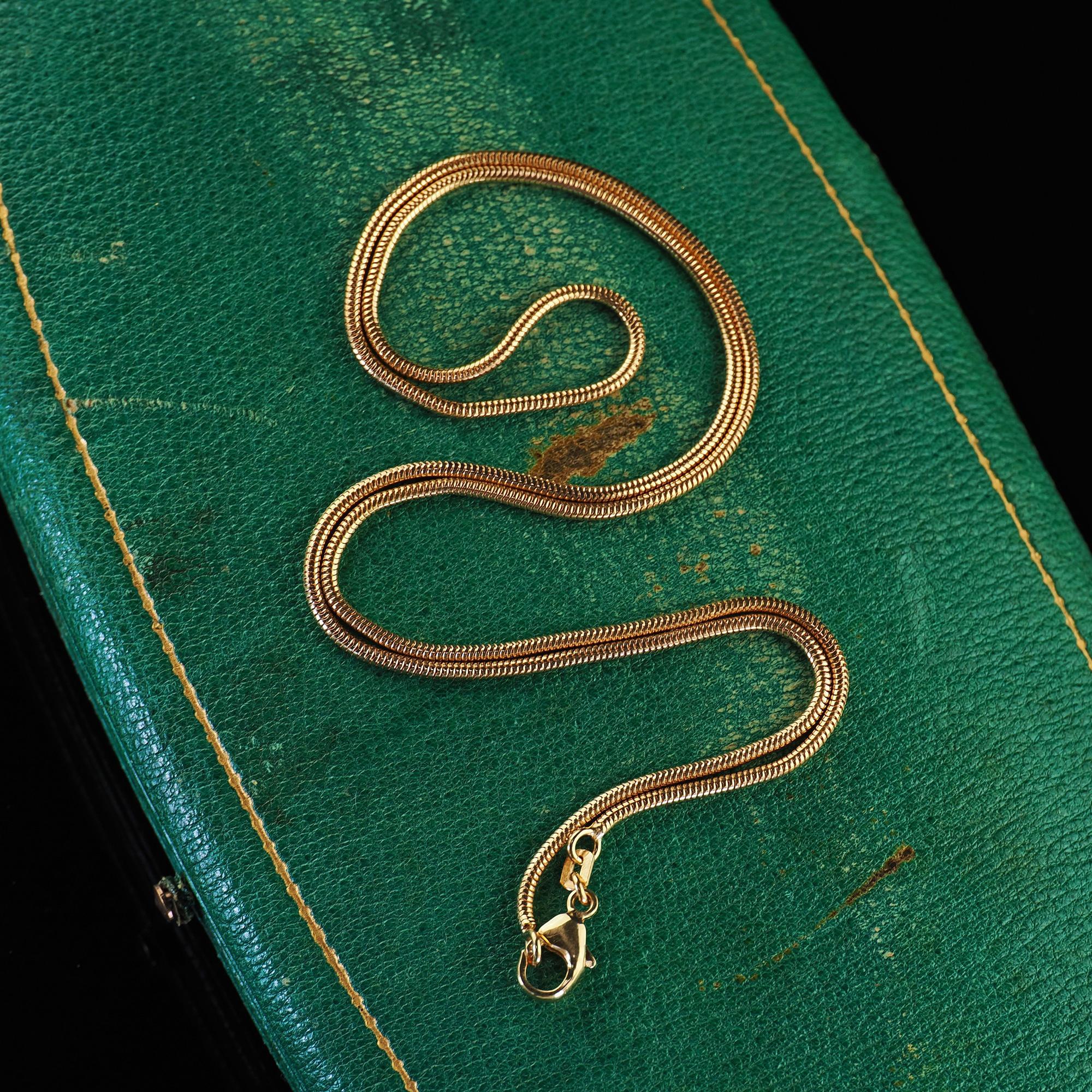 Collana con catena a serpente in oro giallo 14 carati - 19,5 pollici in vendita 1