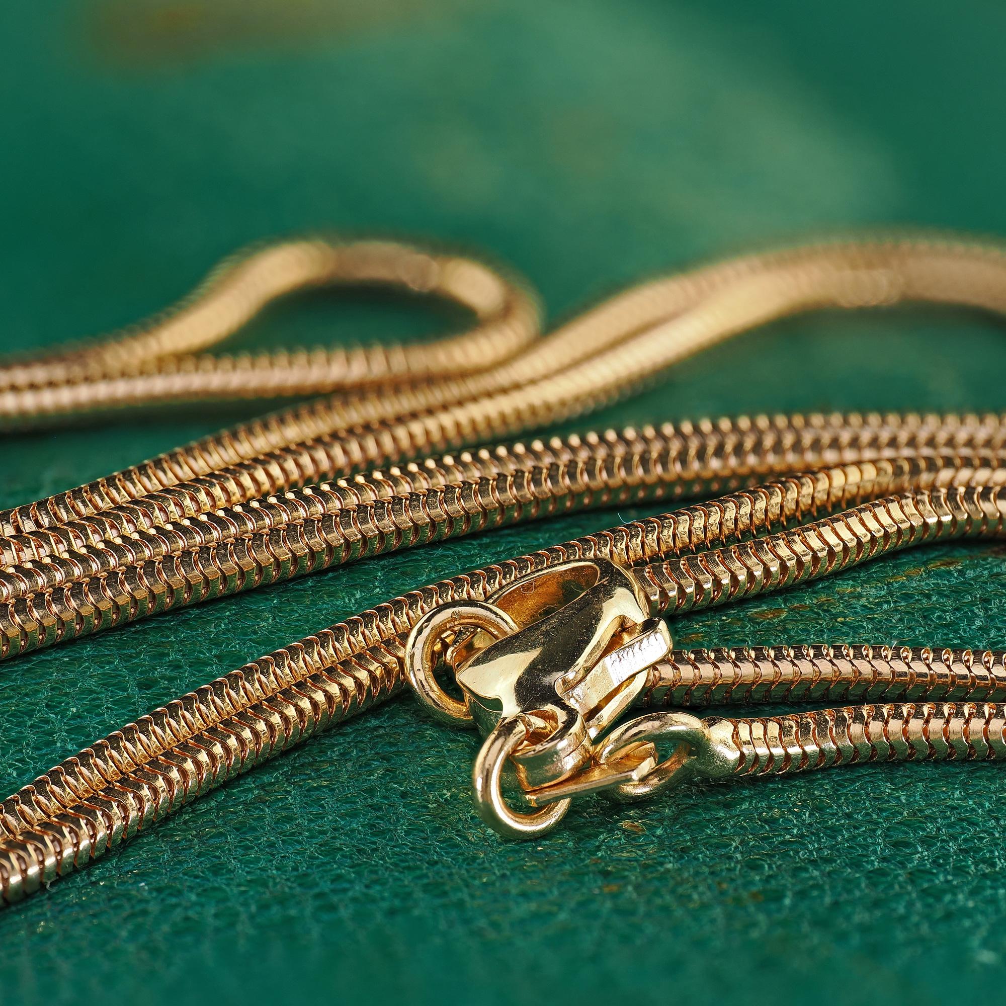 Collana con catena a serpente in oro giallo 14 carati - 19,5 pollici in vendita 4
