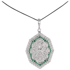 Pendentif vintage de succession en or blanc 18 carats avec diamants et émeraudes