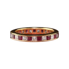 Retro Estate 18 Karat Yellow Gold Carre Cut Diamond and Ruby Wedding Band