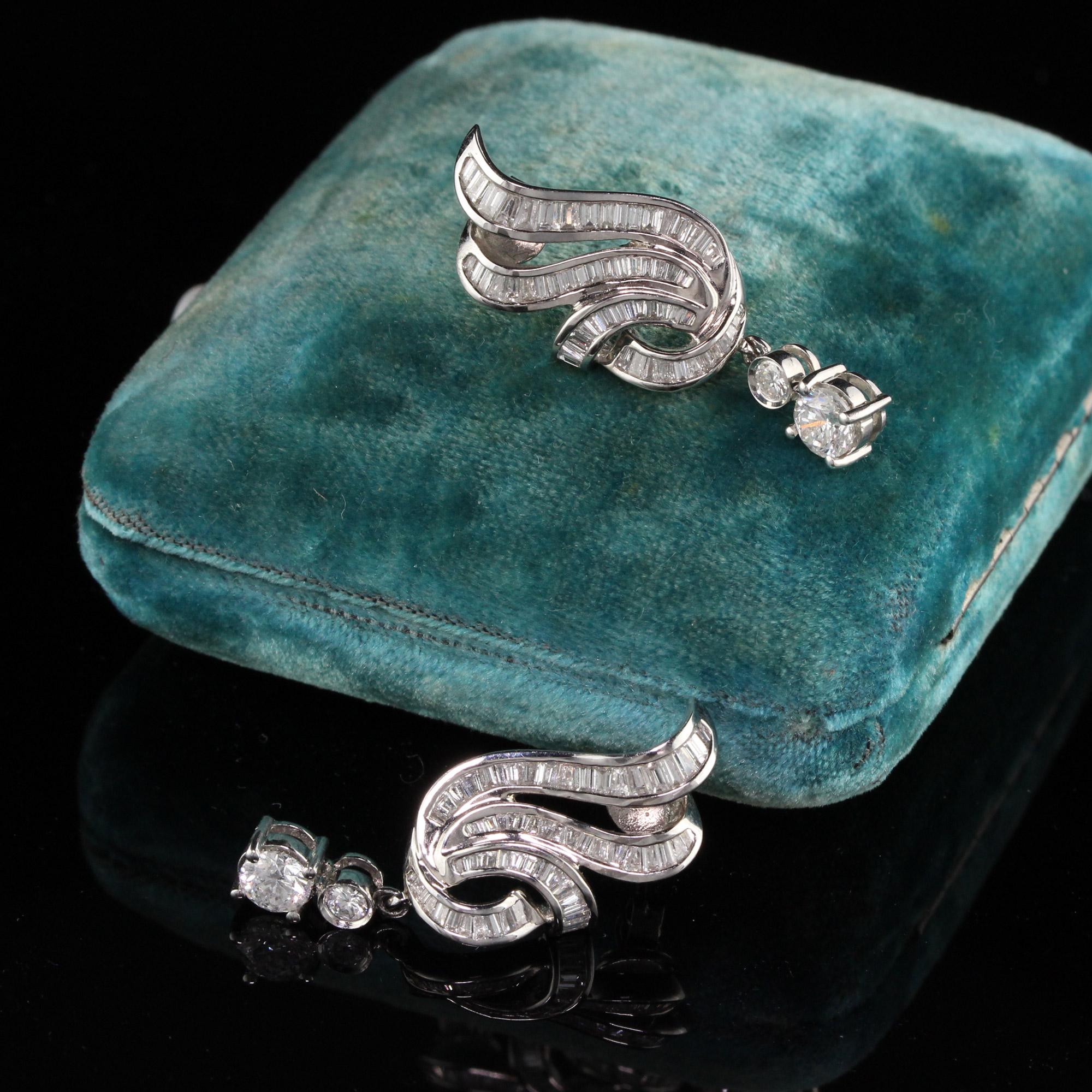18 Karat Weißgold Diamant-Ohrringe im Nachlass-Stil (Moderne) im Angebot