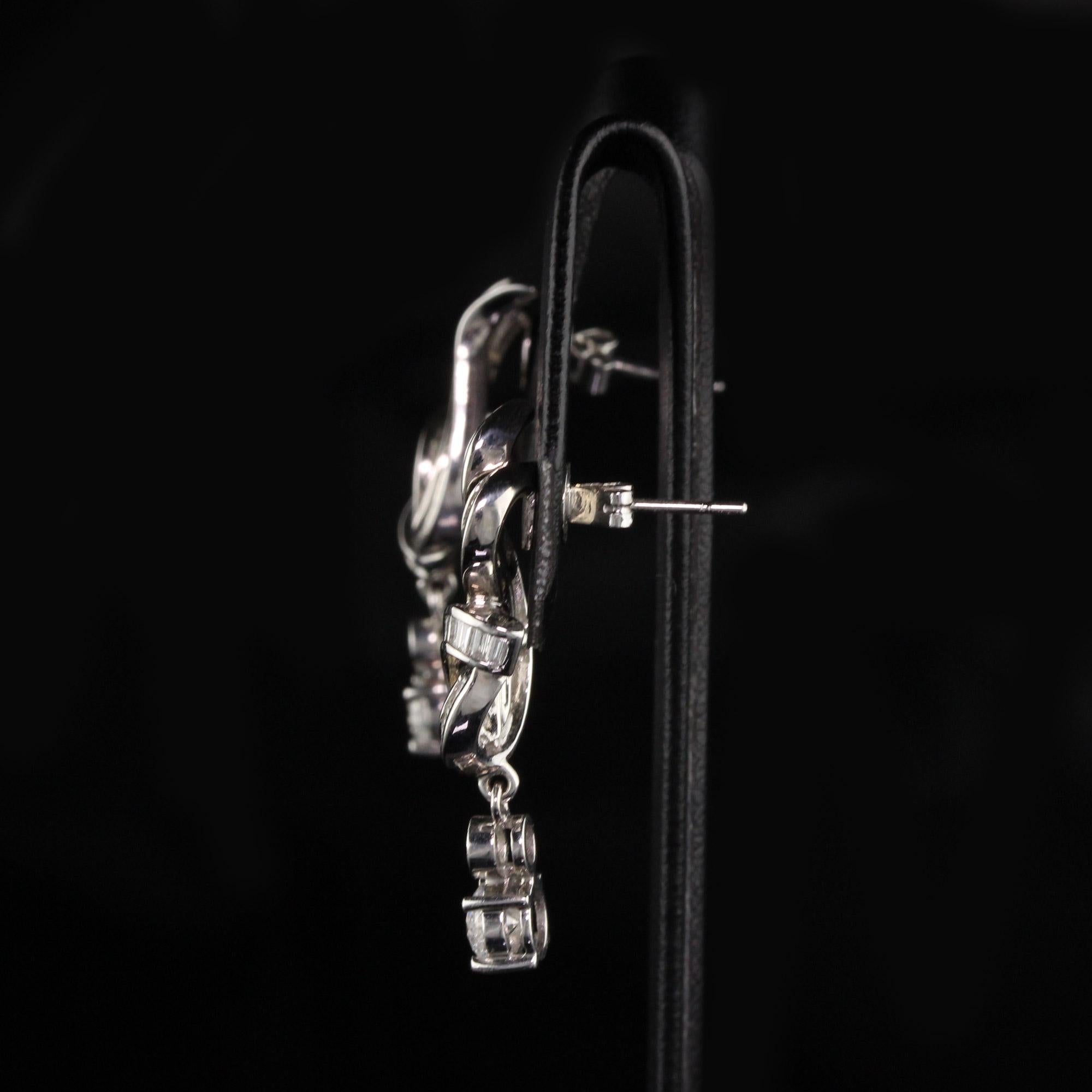 18 Karat Weißgold Diamant-Ohrringe im Nachlass-Stil im Zustand „Hervorragend“ im Angebot in Great Neck, NY