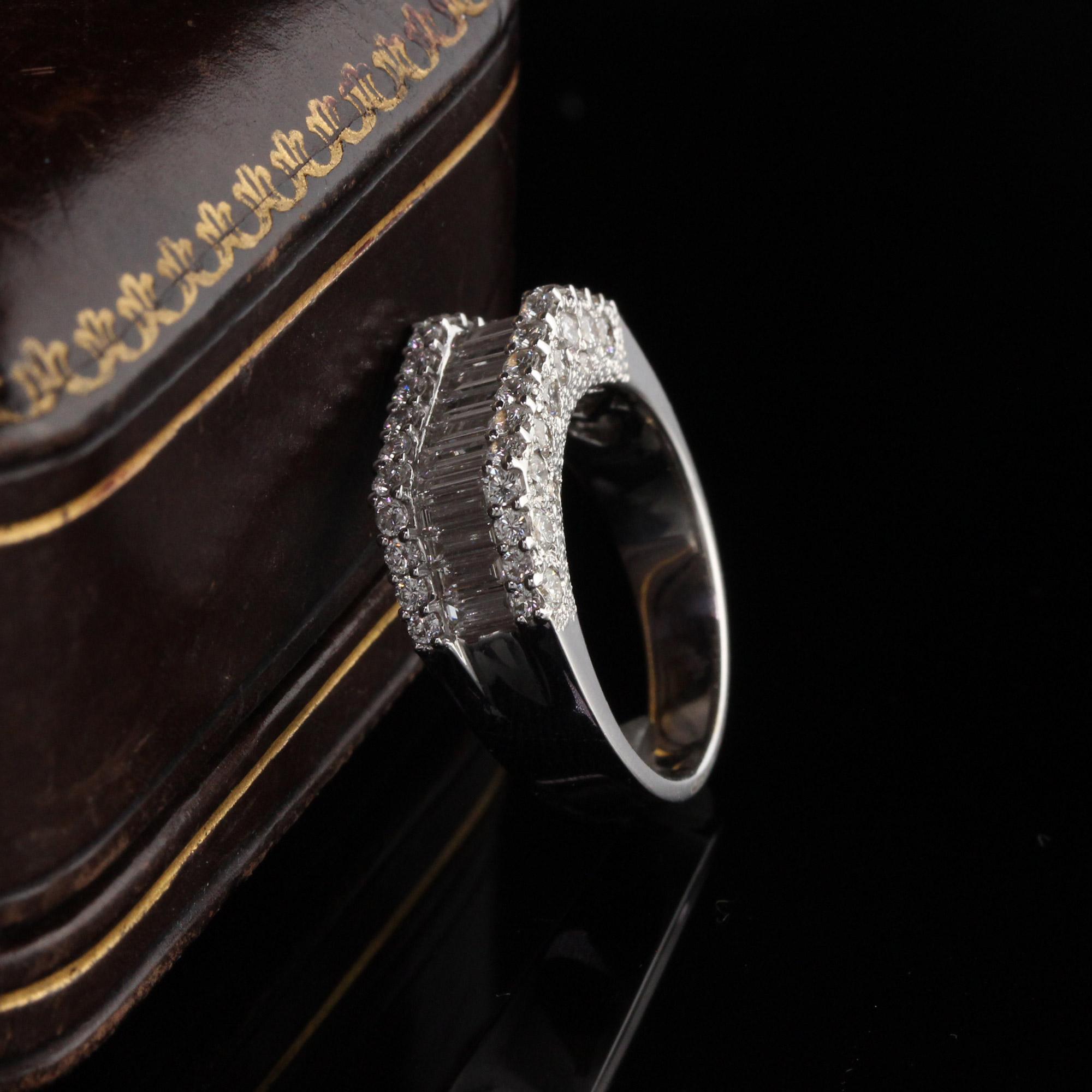 Modern Vintage Estate 18 Karat White Gold Diamond Ring For Sale