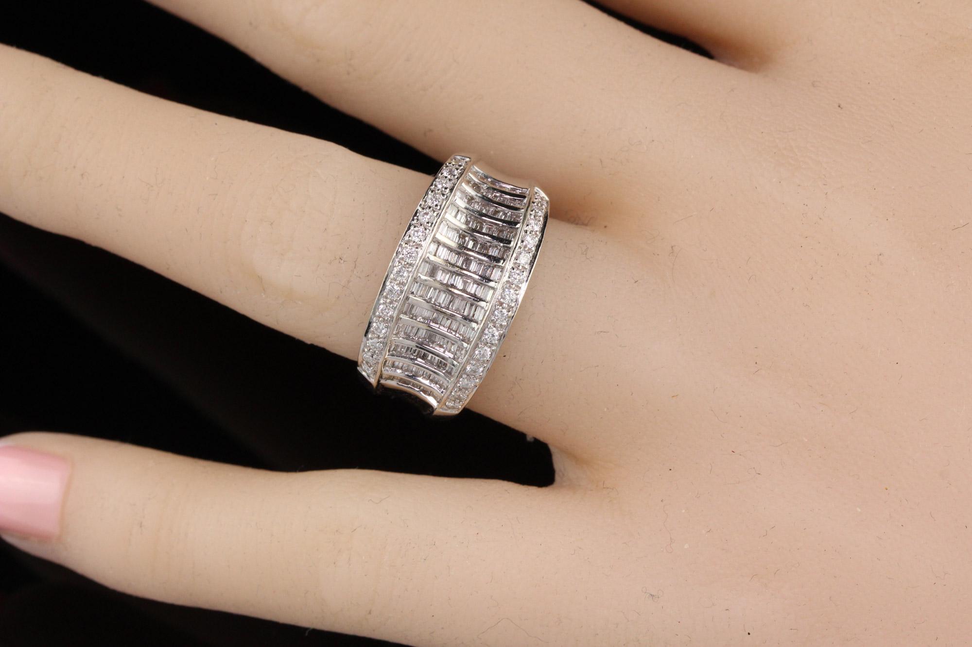 Vintage Estate 18 Karat White Gold Diamond Ring For Sale 2