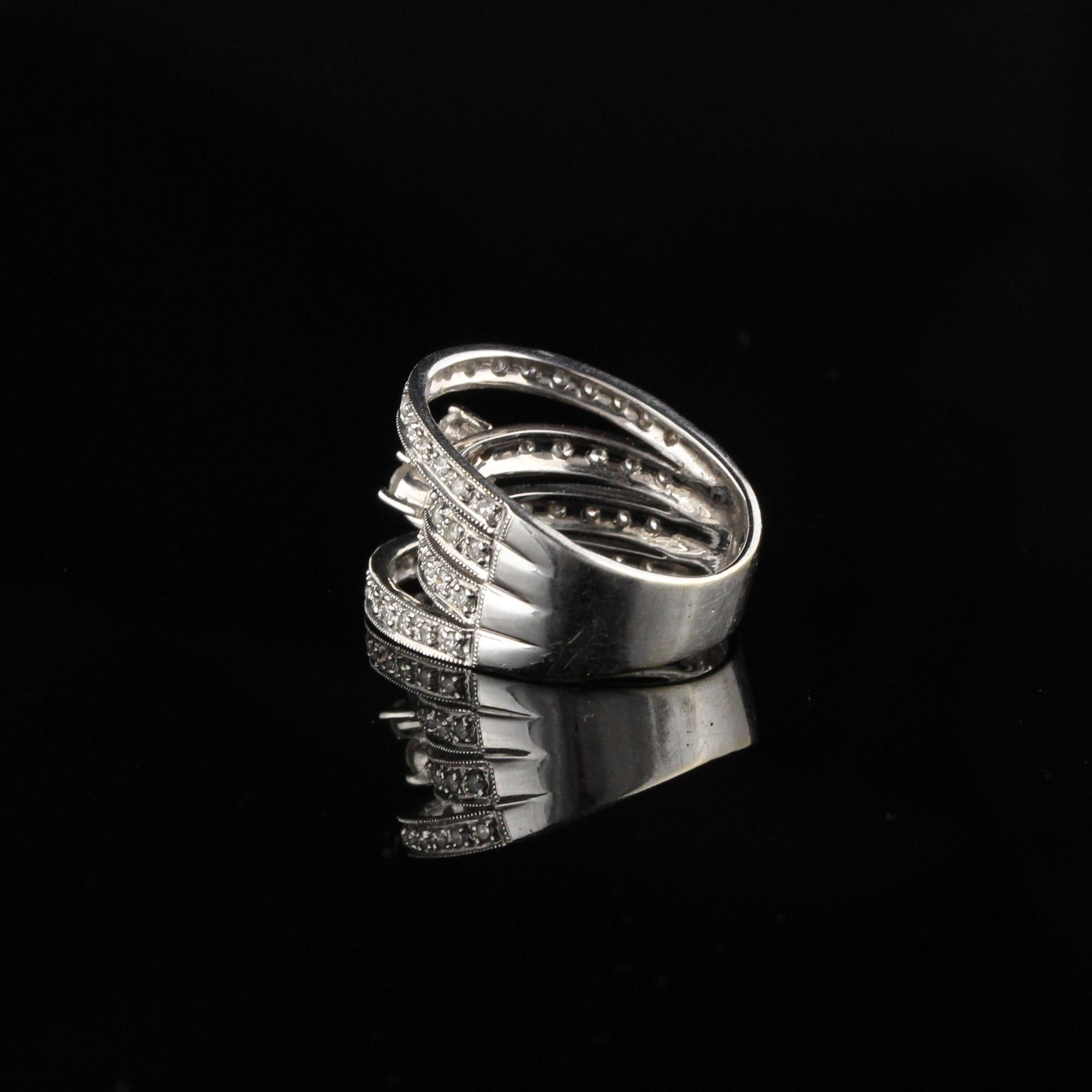 Anillo Vintage Estate de Oro Blanco de 18 Kilates y Diamantes Corte redondo en venta
