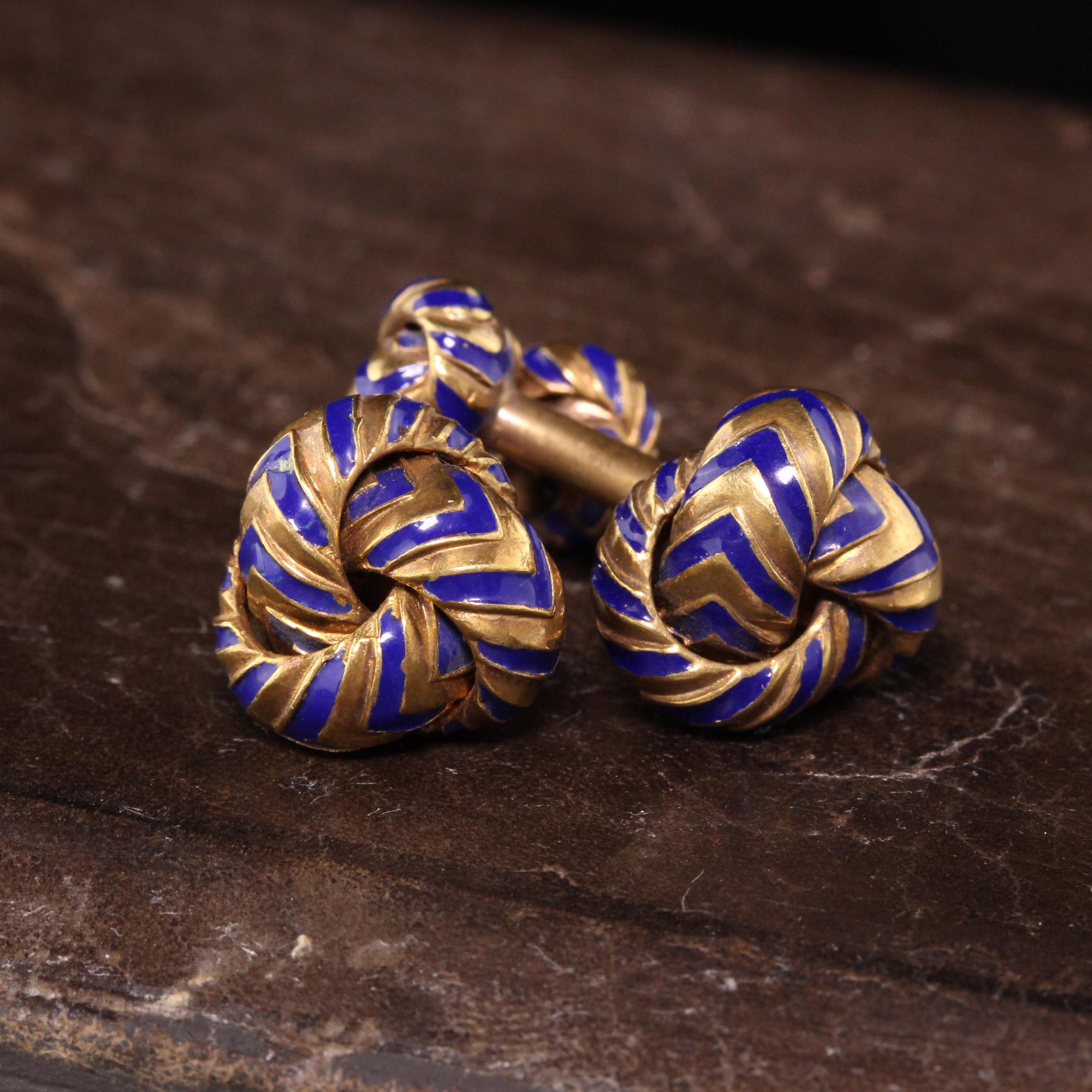 A gorgeous and pristine Vintage Estate 18K Yellow Gold and Blue Enamel Cufflinks. The enamel is in perfect condition and it has a gorgeous patina that only time can give.

Item #C0006

Metal: 18K Yellow Gold

Weight: 21.4 Grams

Measurements: Large