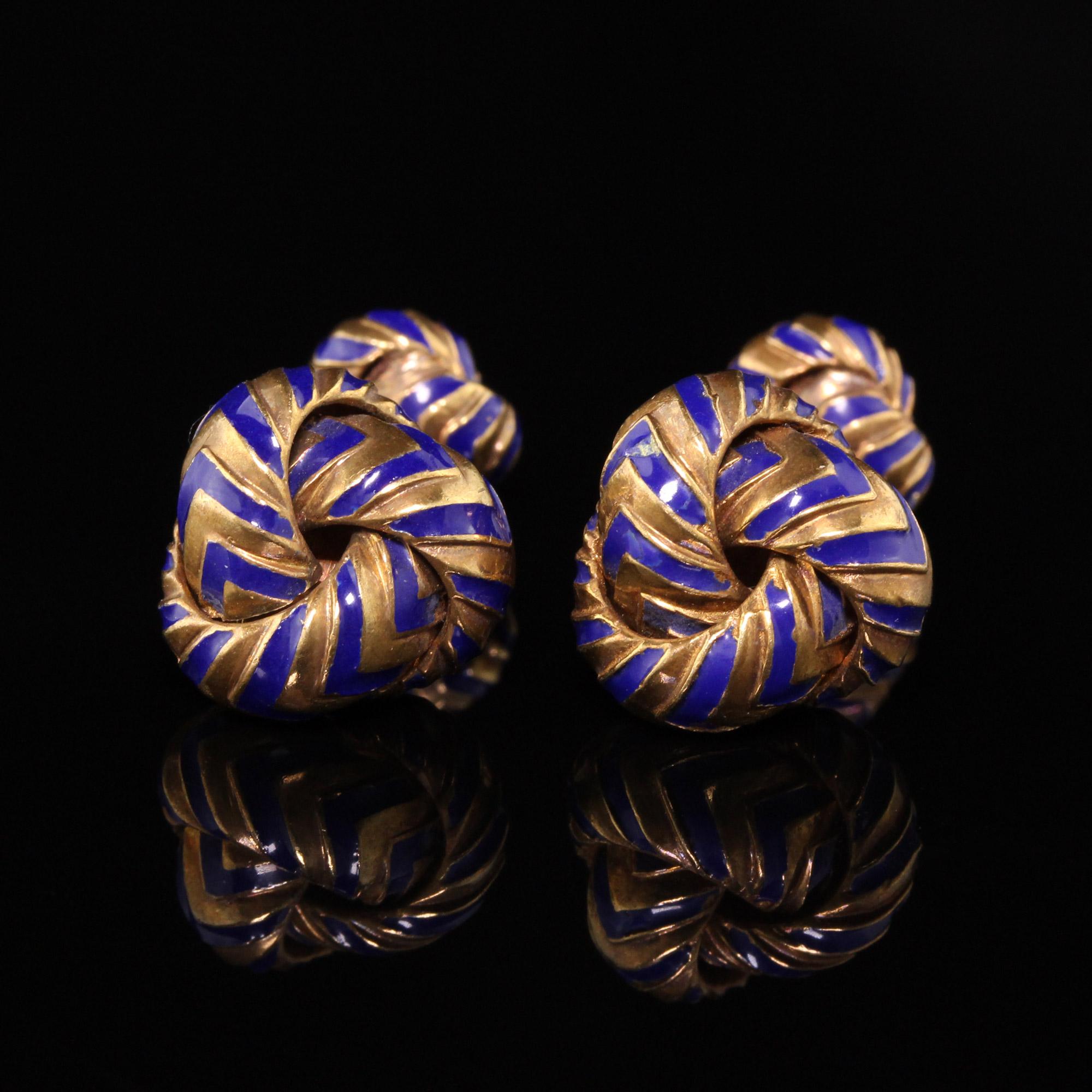 Vintage Estate 18 Karat Yellow Gold and Blue Enamel Cufflinks In Excellent Condition In Great Neck, NY