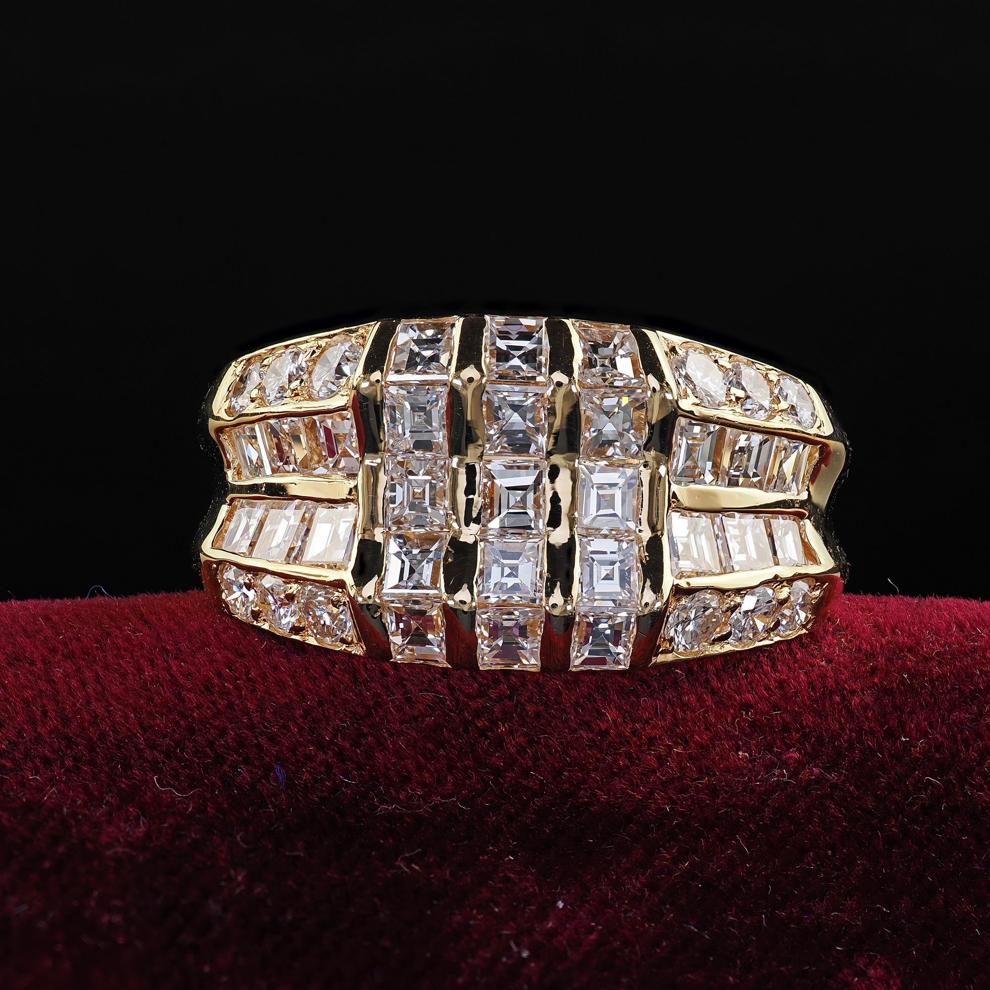 Beautiful Vintage Estate 18K Yellow Gold Carre and Round Cut Diamond Cocktail Ring. This gorgeous vintage carre cut diamond ring is crafted in 18k yellow gold. This incredible vintage ring features bright and white carre cut and round cut diamonds