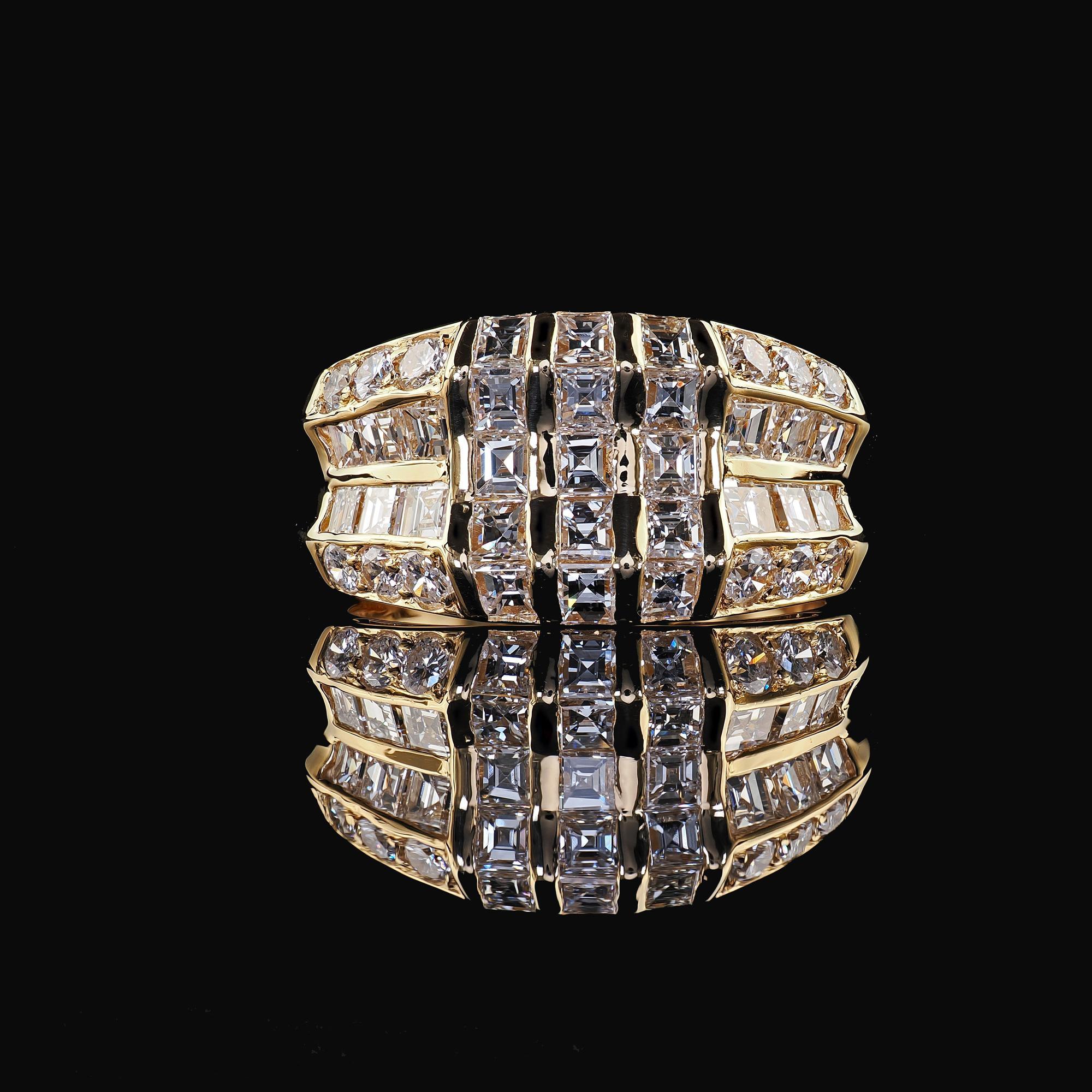 Vintage Estate 18K Yellow Gold Carre and Round Cut Diamond Cocktail Ring 2