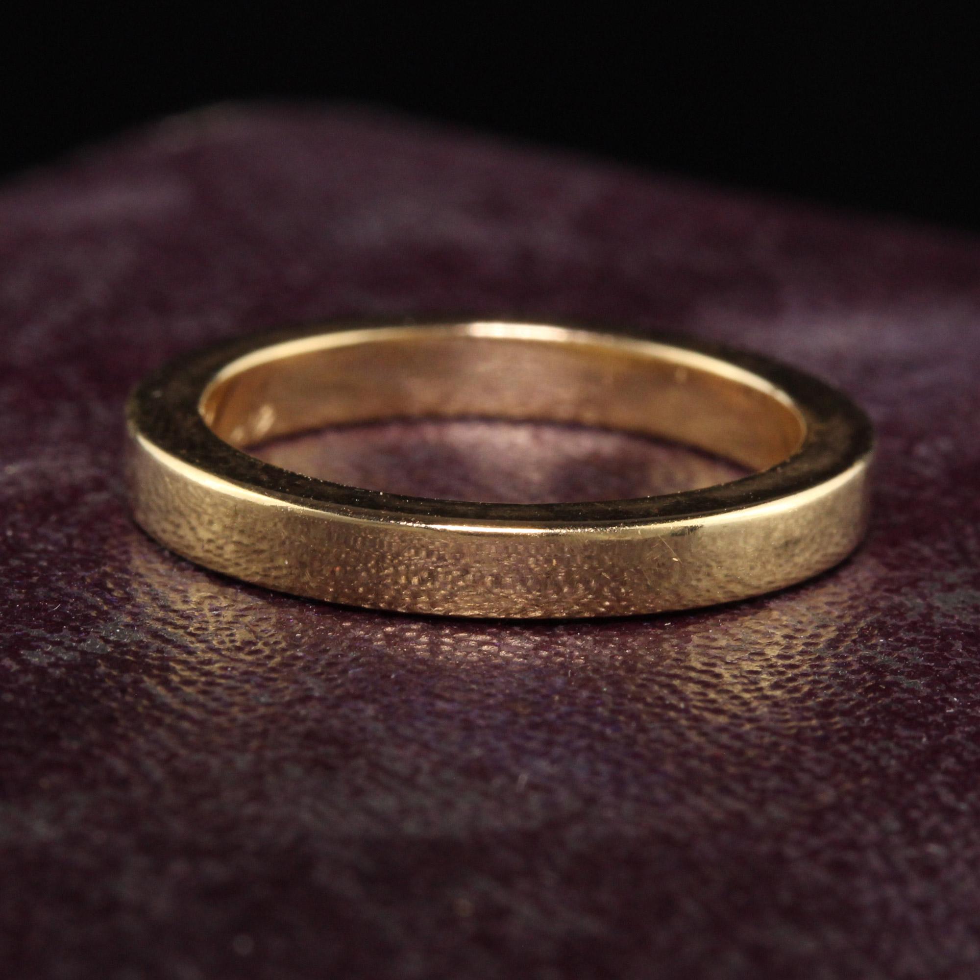 Beautiful Vintage Estate 18K Yellow Gold Classic Wedding Band. This classic wedding band is crafted in solid 18K yellow gold and is in good condition.

Item #R1159

Metal: 18K Yellow Gold

Weight: 4.1 Grams

Size: 4 3/4

Measurements: Top of the