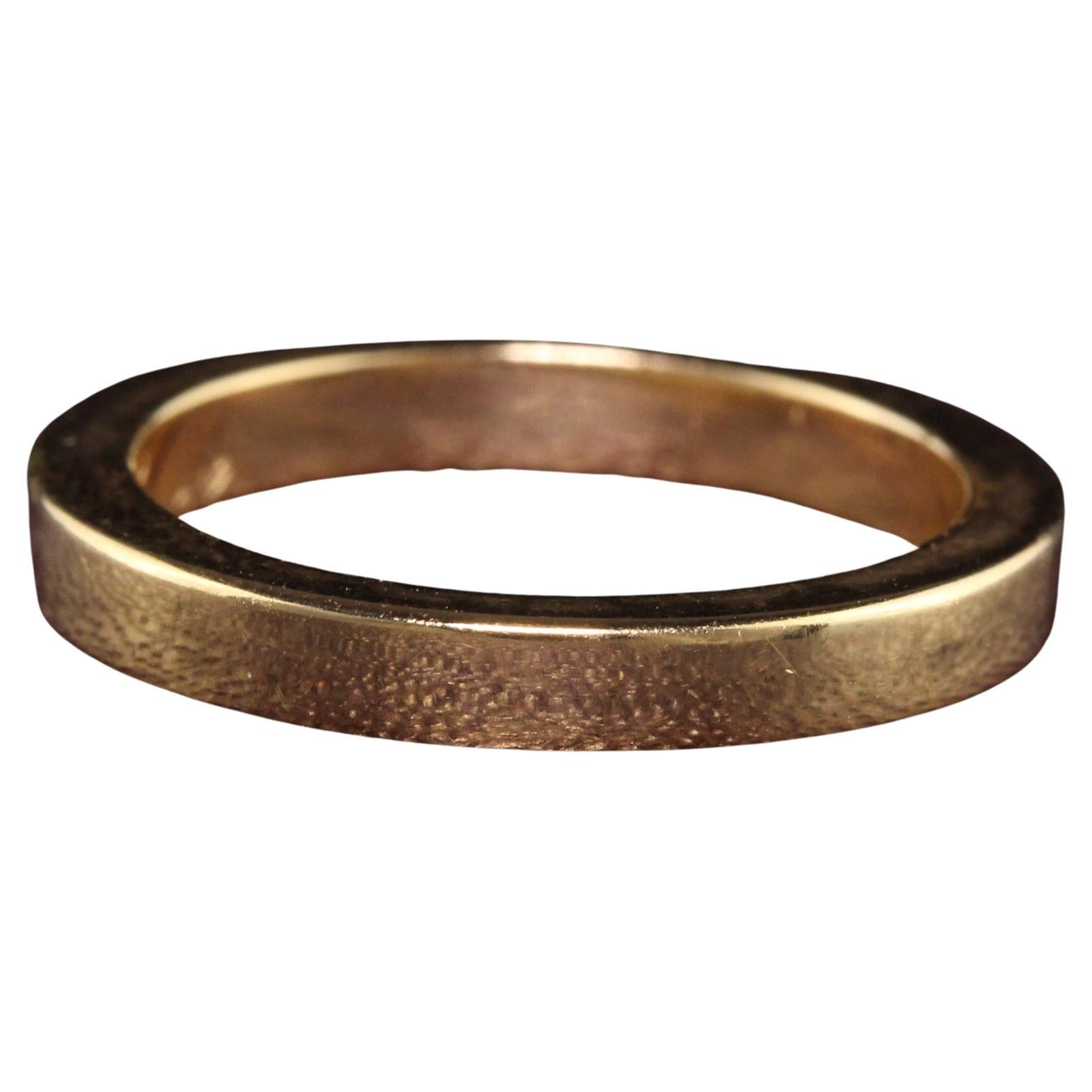 Vintage Estate 18K Yellow Gold Classic Wedding Band For Sale