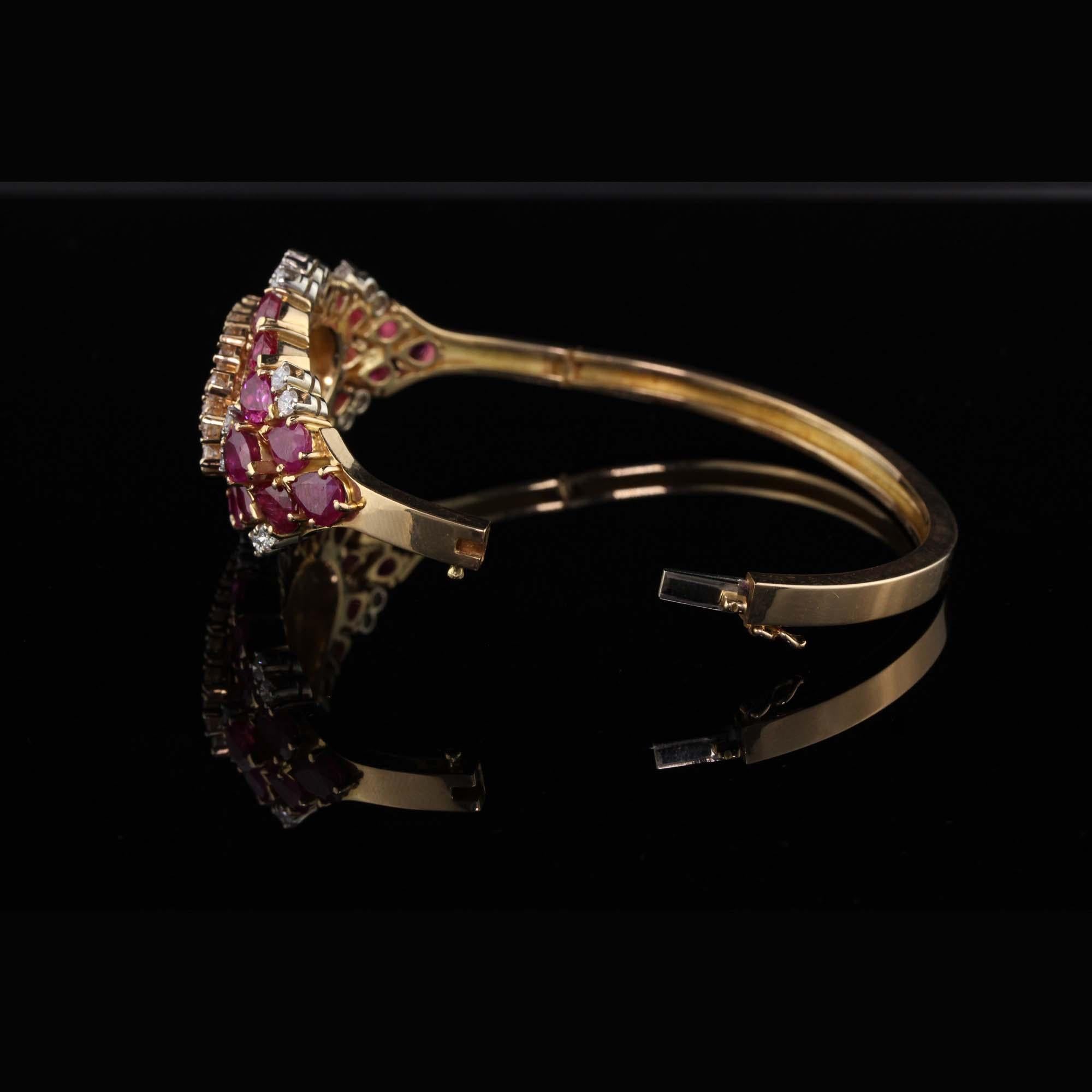 Vintage Estate 18 Karat Yellow Gold Diamond and Ruby Bangle Bracelet In Excellent Condition In Great Neck, NY