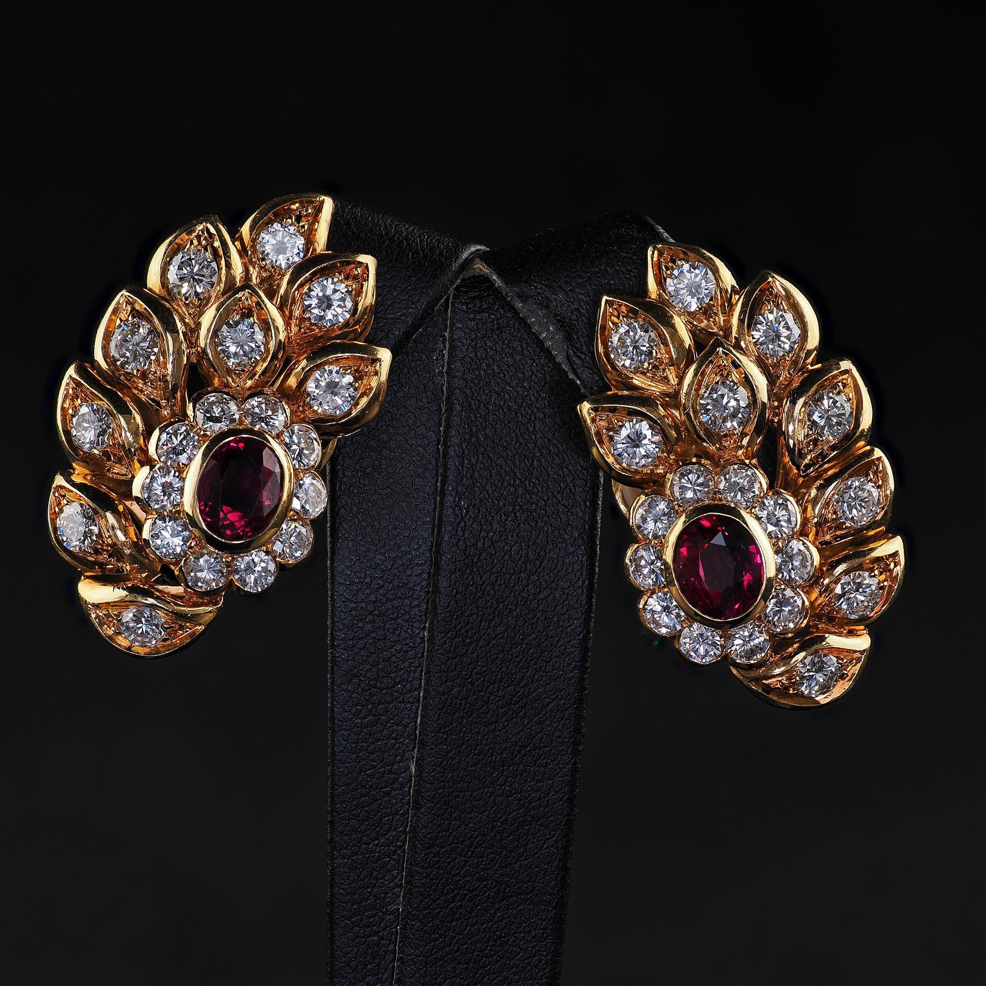 Vintage Estate 18K Yellow Gold Diamond and Ruby Floral Clip On Earrings For Sale 4