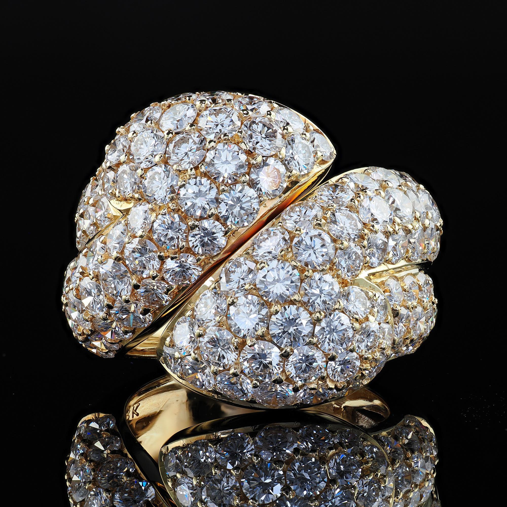 Anello da cocktail con doppio anello di diamanti in oro giallo 18 carati di proprietà dell'epoca in vendita 2