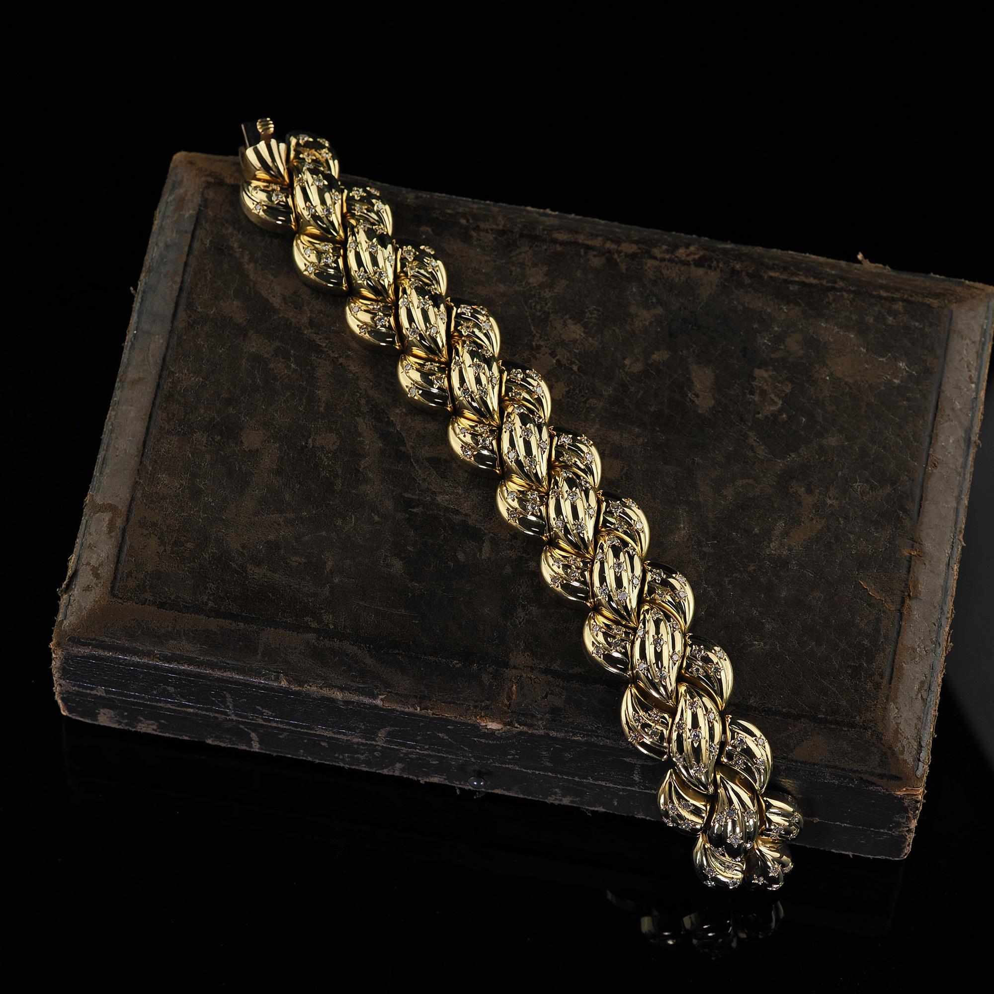 Vintage Estate 18K Yellow Gold Single Cut Diamond Star Set Weave Bracelet For Sale 2