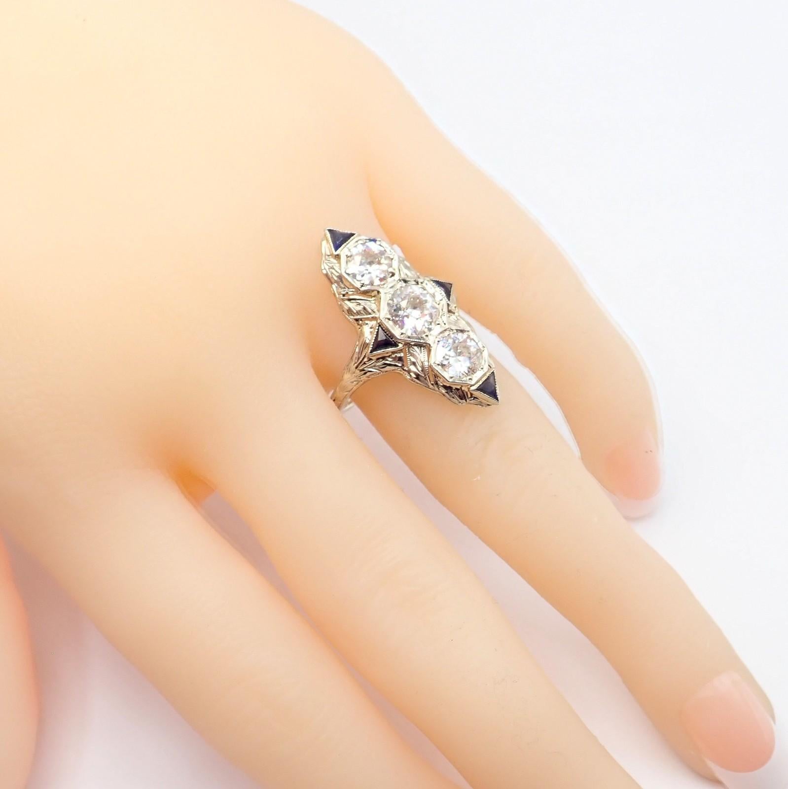 Anillo Vintage Art Decó de Platino con Filigrana de Zafiro y Diamantes en venta 5