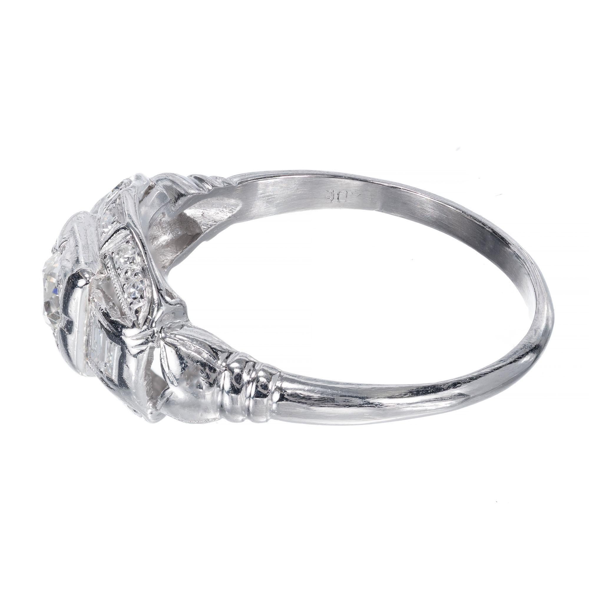 Bague Art déco en platine avec diamant baguette européen taille unique de 0,40 carat Bon état - En vente à Stamford, CT