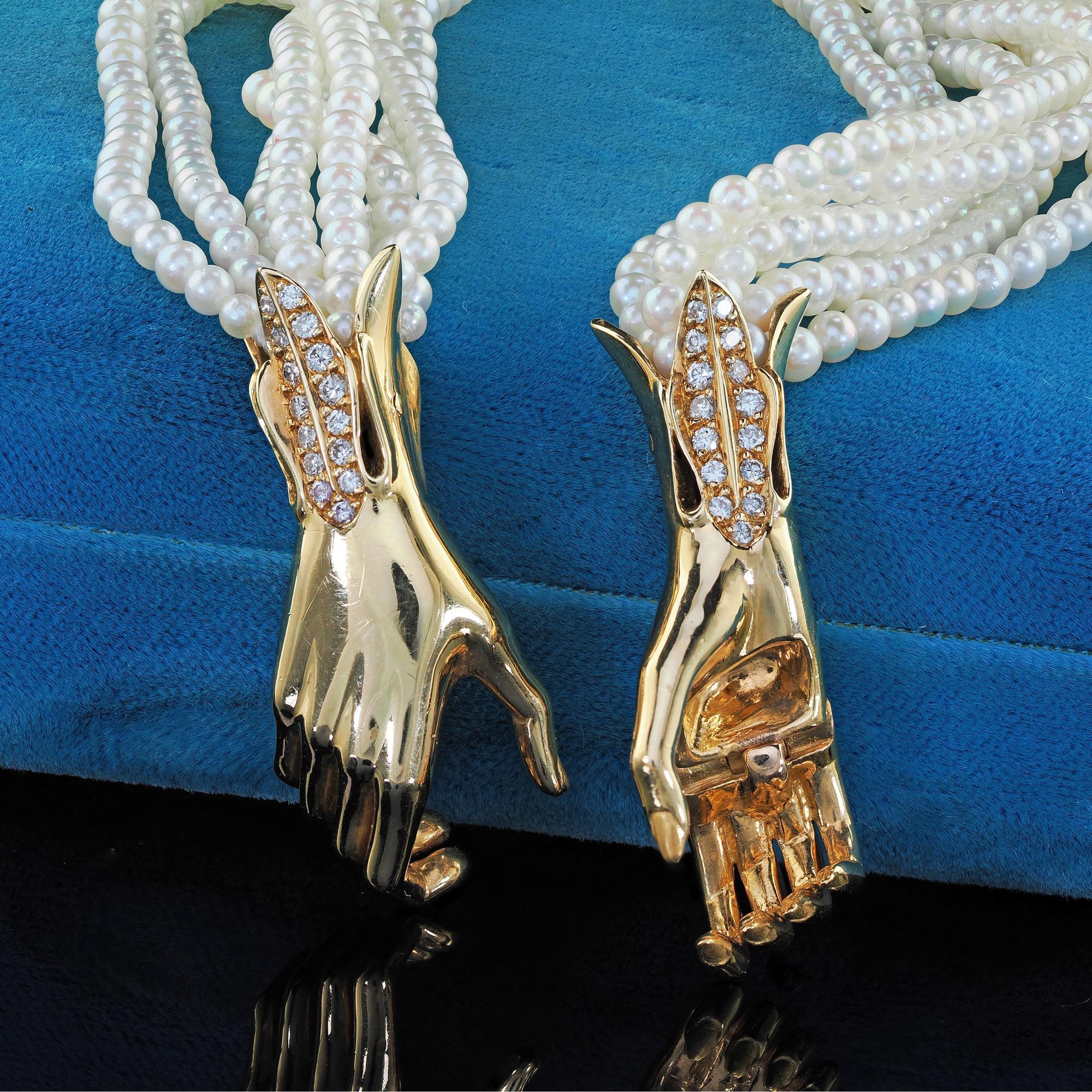 Contemporary Vintage Estate Carrera Y Carrera 18K Gold Diamond Holding Hands Pearl Necklace For Sale