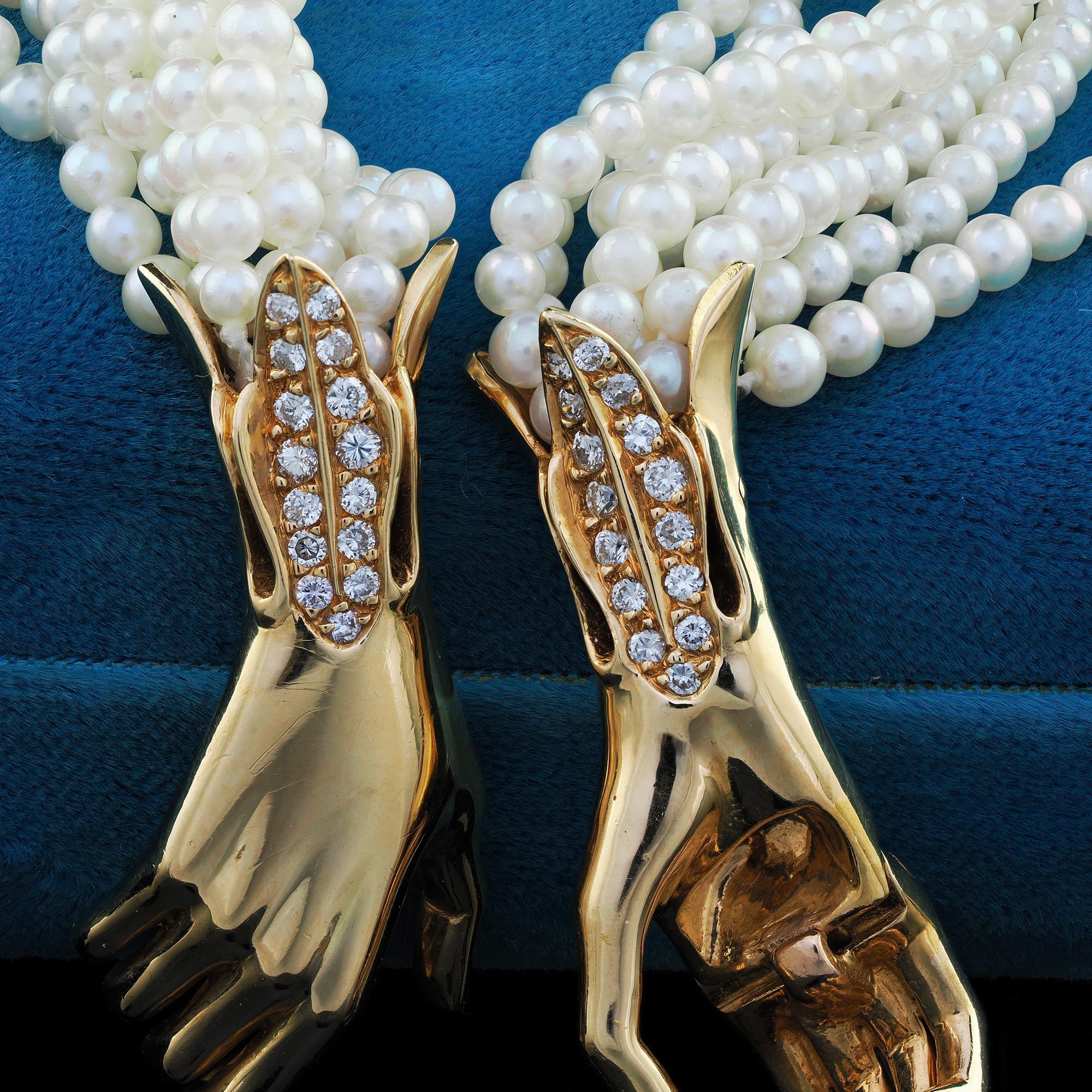 Vintage Estate Carrera Y Carrera 18K Gold Diamond Holding Hands Pearl Necklace For Sale 1